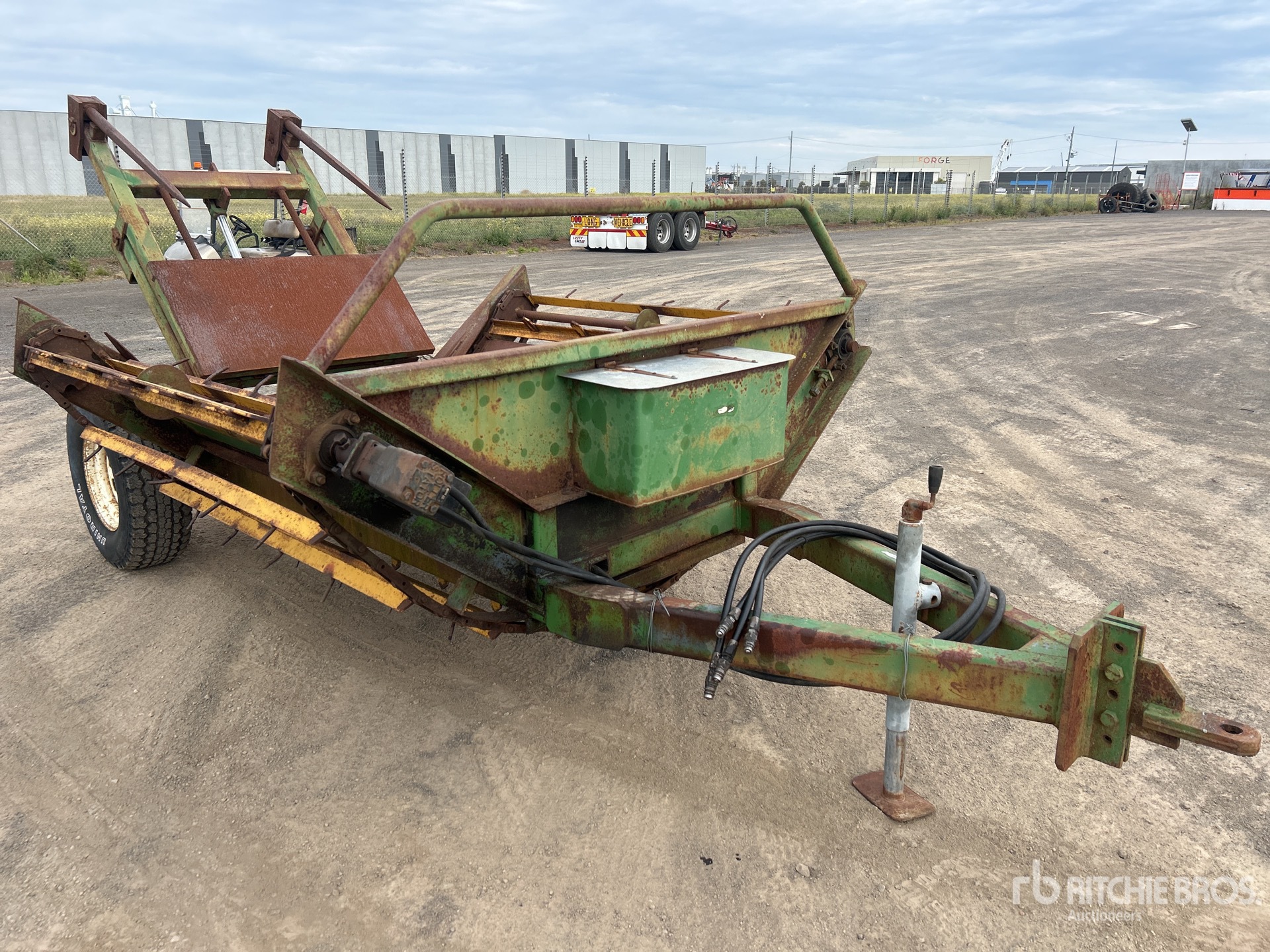 General Appearance with Picture, Right Front Corner