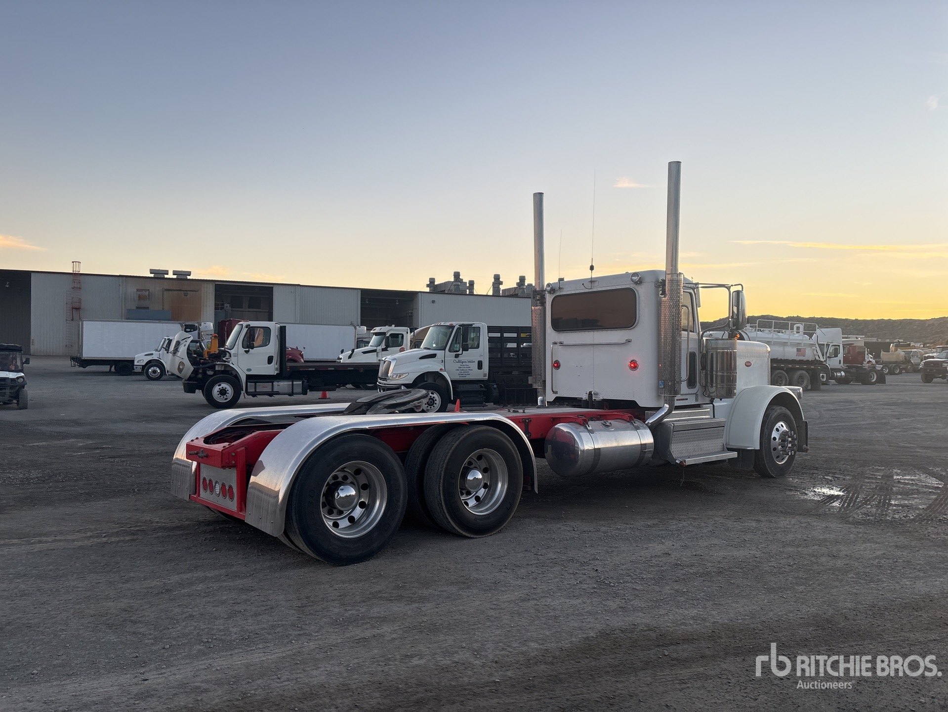 General Appearance with Imagen: esquina trasera derecha