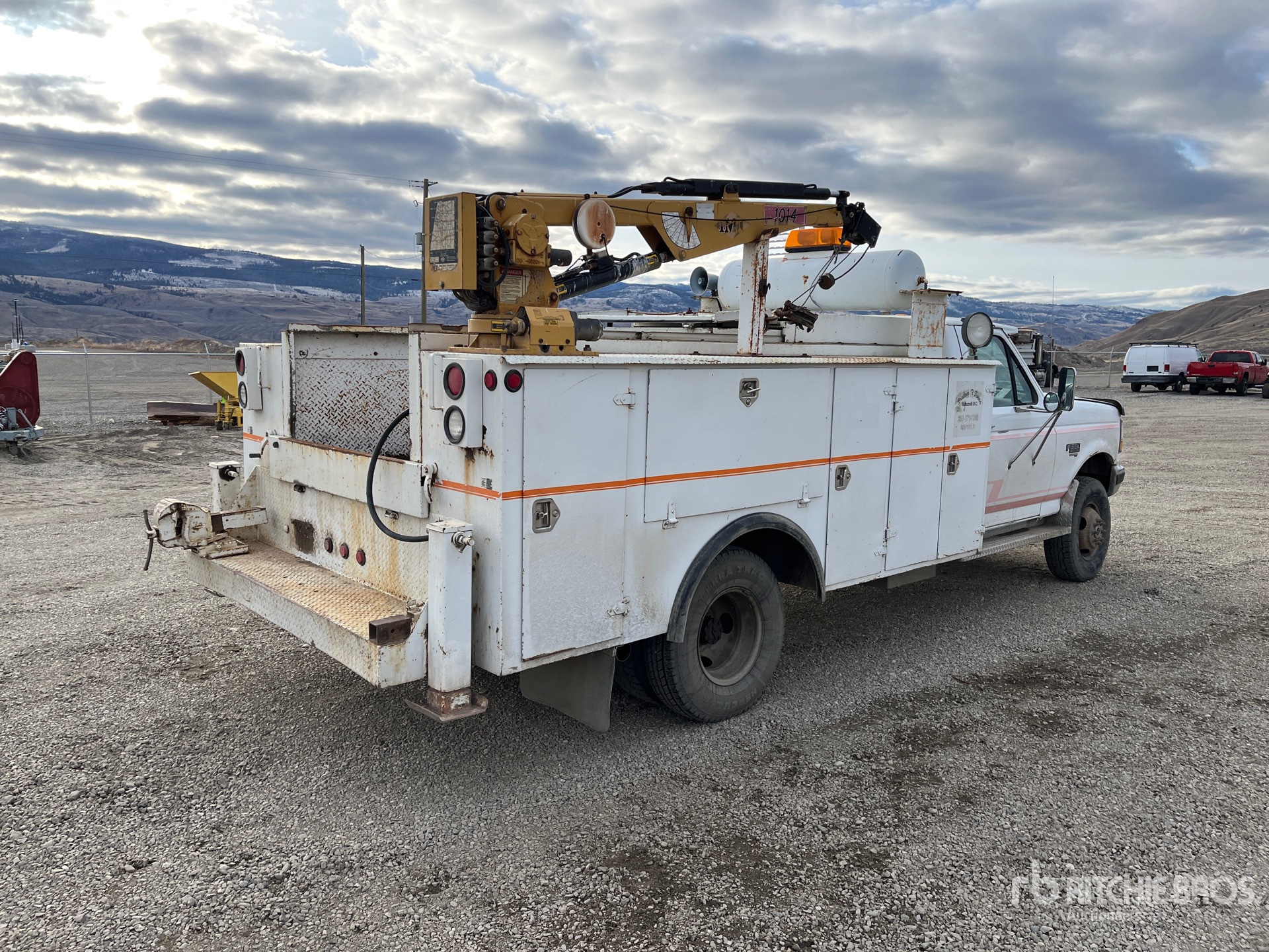 General Appearance with Picture, Right Rear Corner