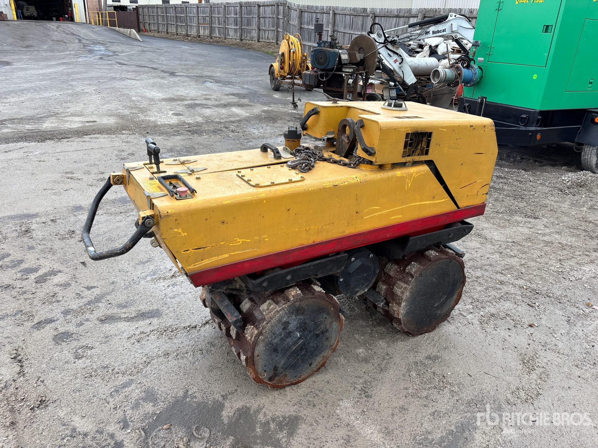 Aspect général with Image, coin arrière droit