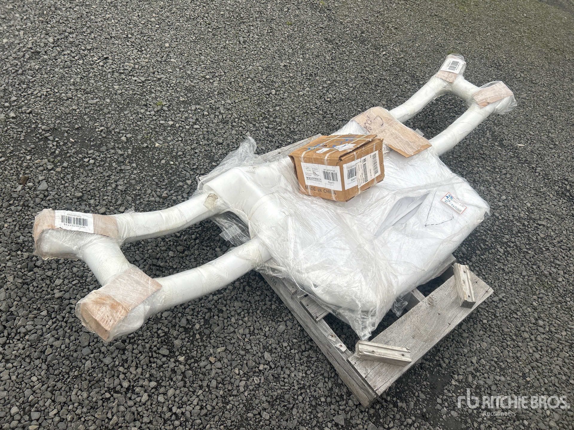 General Appearance with Foto, angolo anteriore sinistro