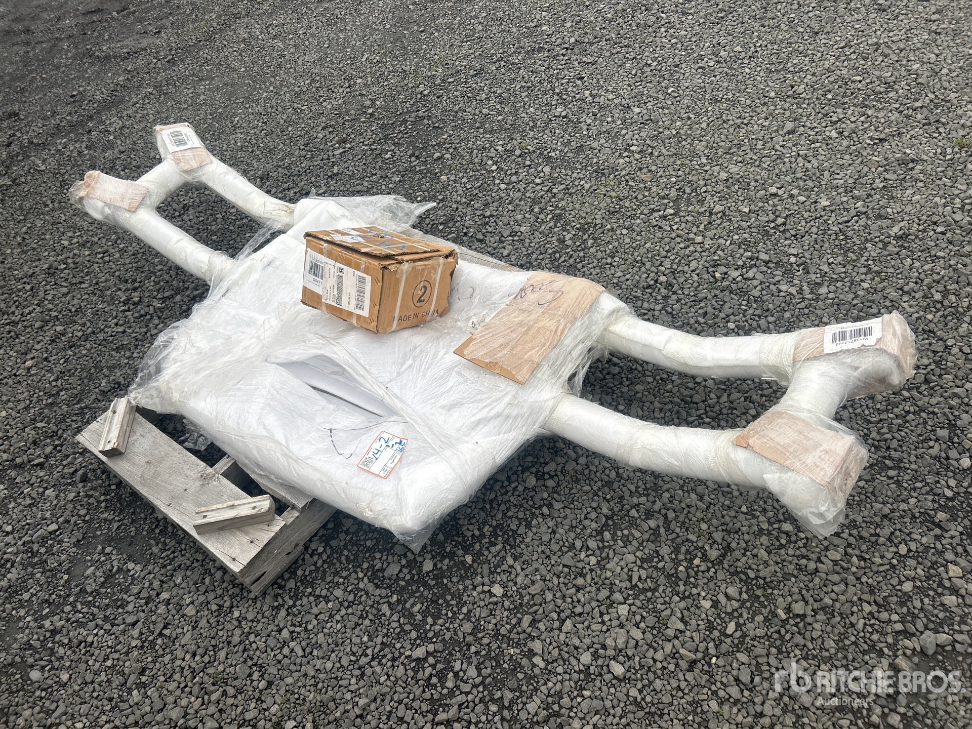 General Appearance with Foto, angolo posteriore sinistro