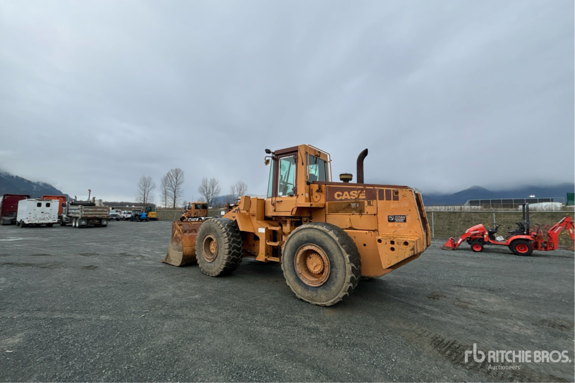 General Appearance with Picture, Left Rear Corner