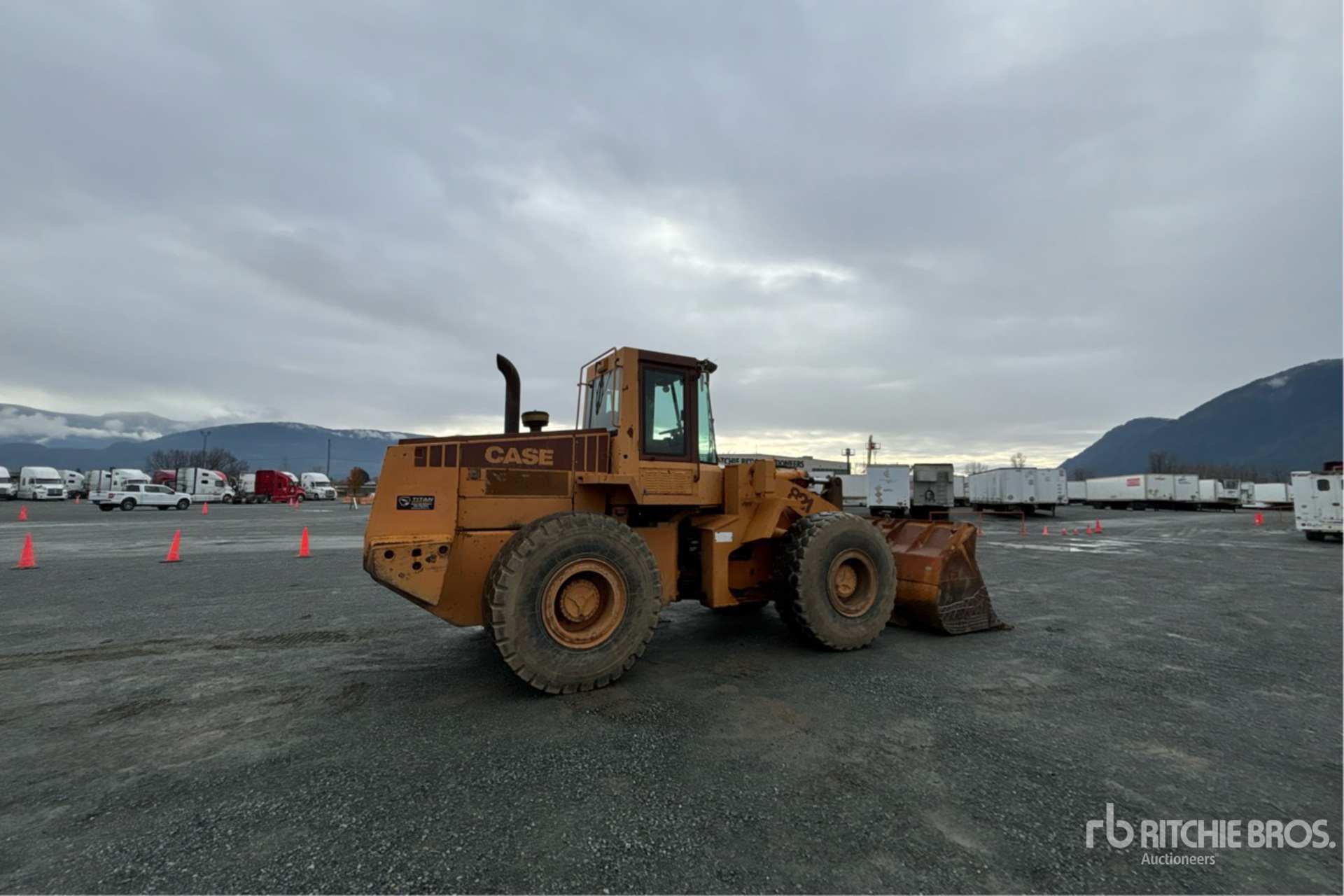 General Appearance with Picture, Right Rear Corner