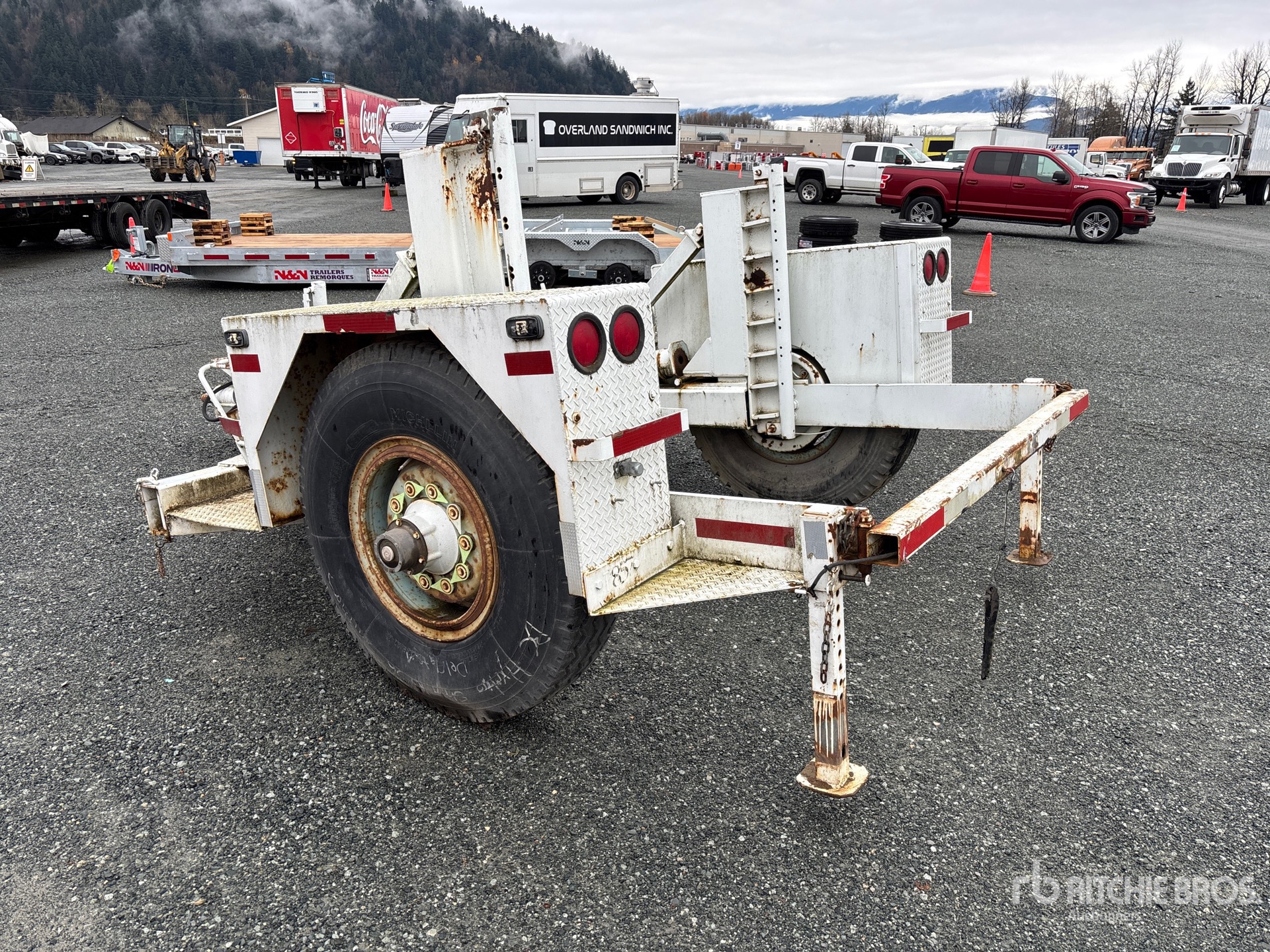 General Appearance with Picture, Left Rear Corner