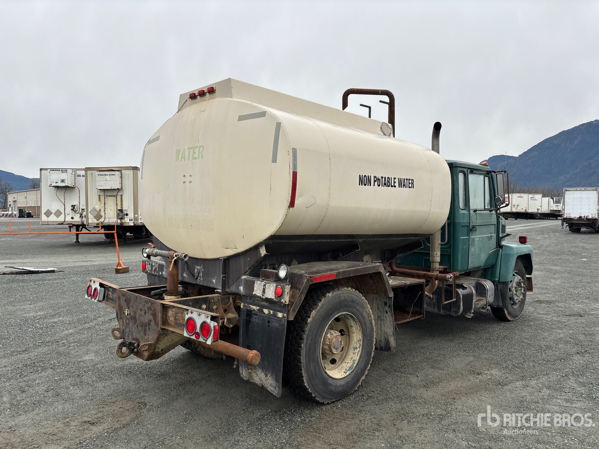 General Appearance with Imagen: esquina trasera derecha