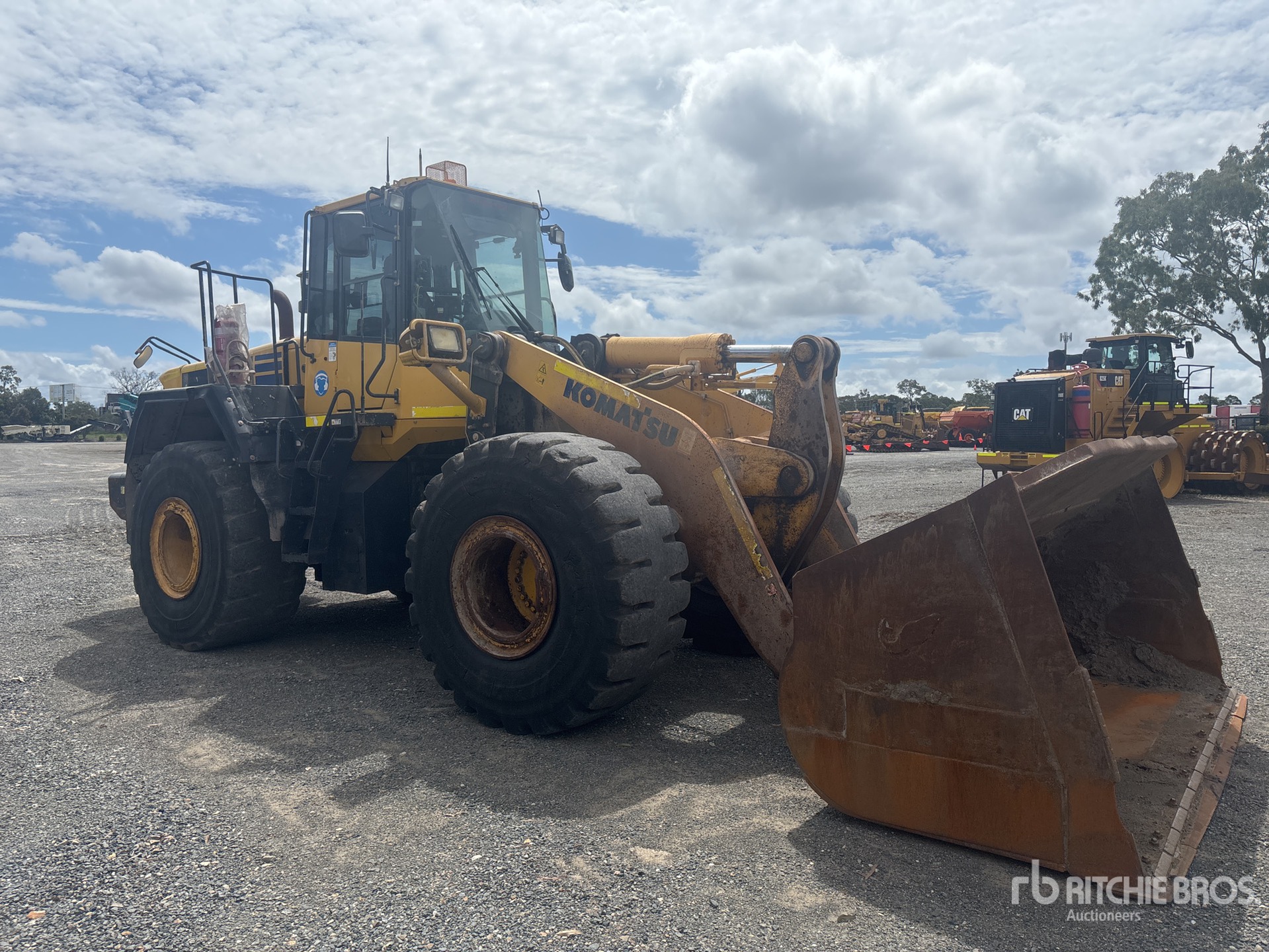 General Appearance with Picture, Right Front Corner