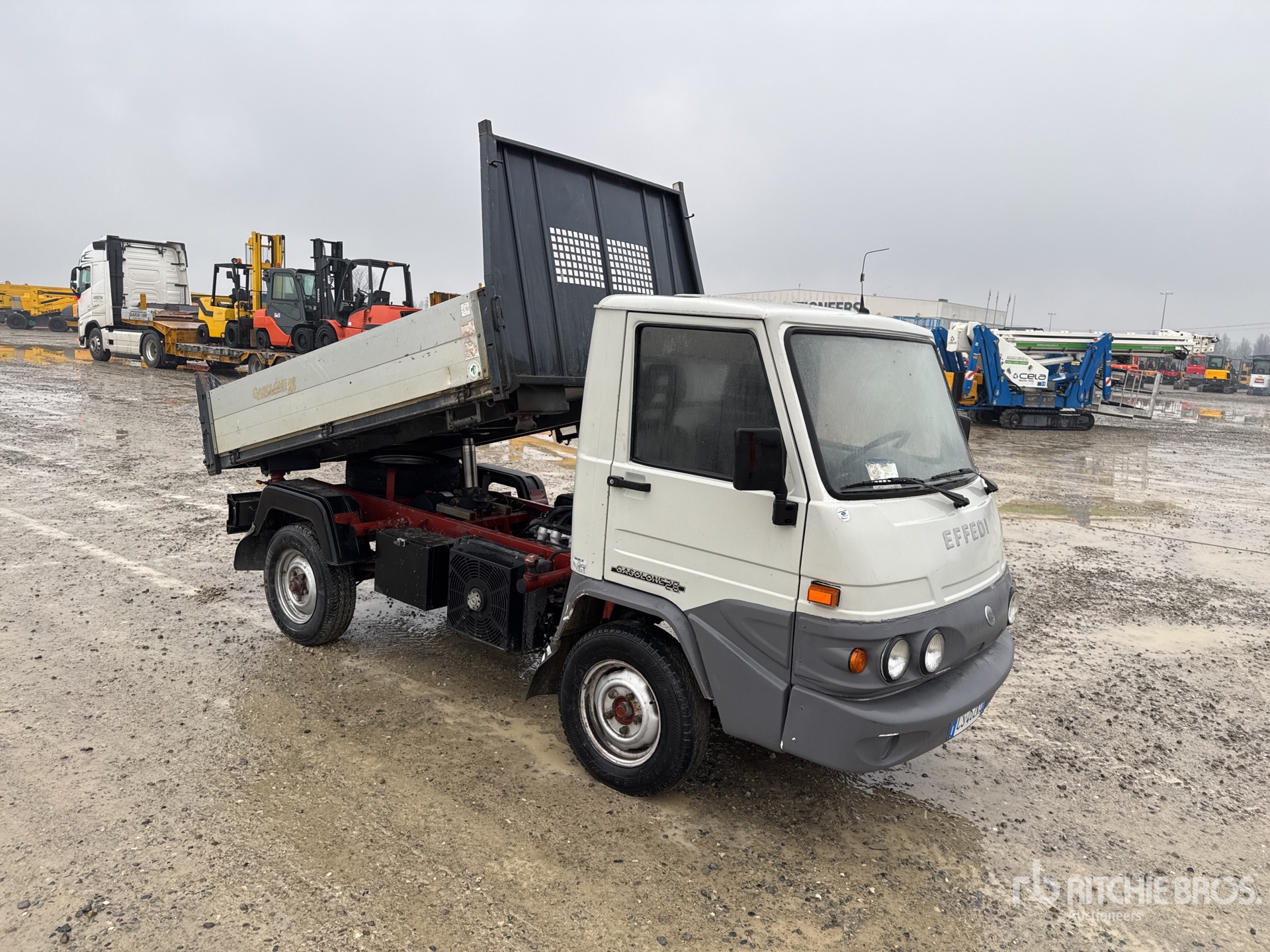 General Appearance with Image, coin avant droit