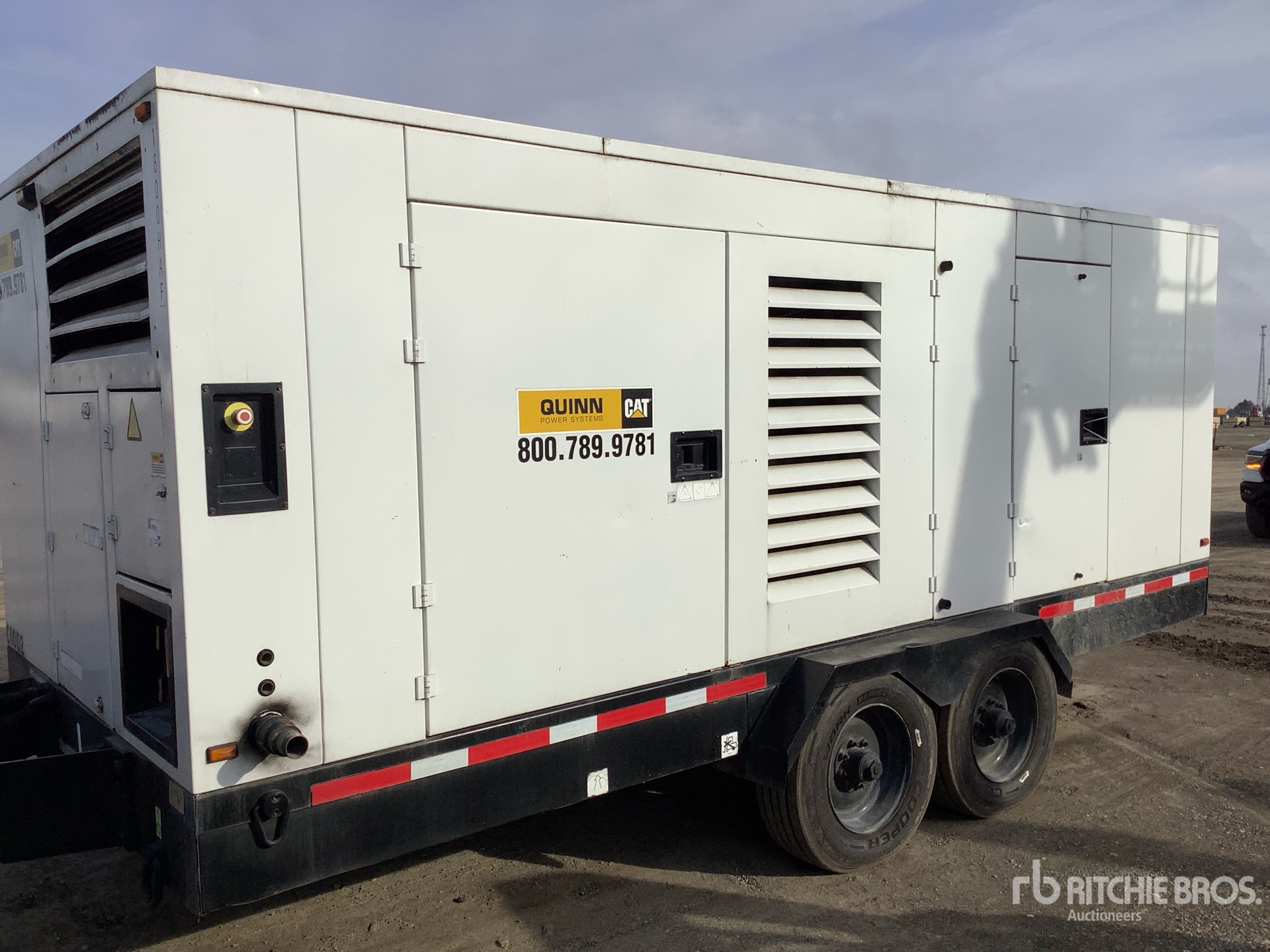 General Appearance with Bild, Ecke vorne links