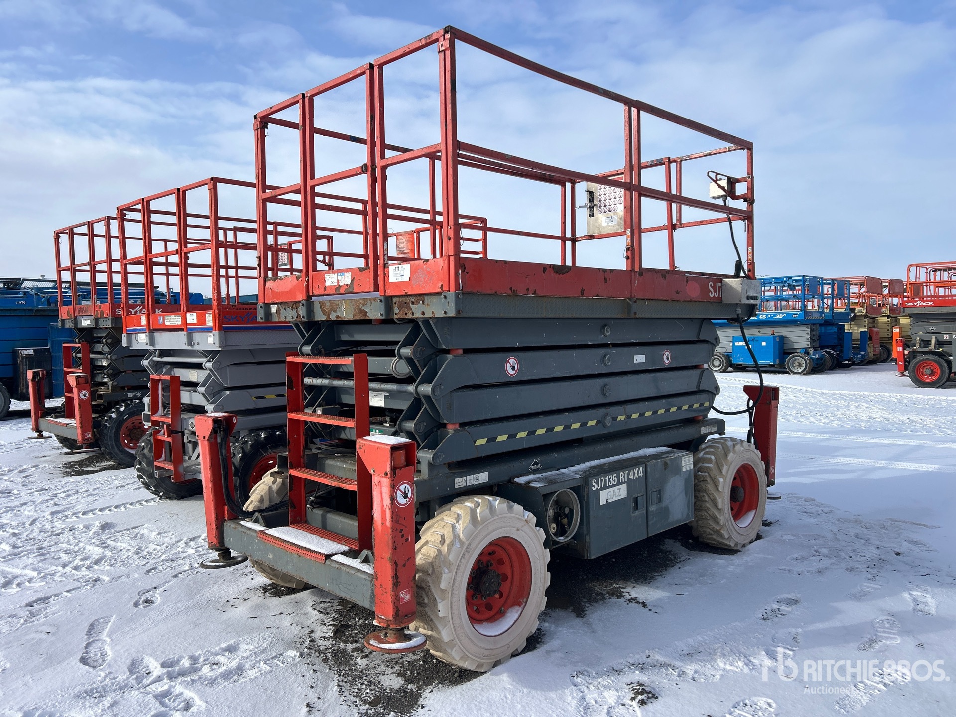 General Appearance with Foto, angolo anteriore sinistro