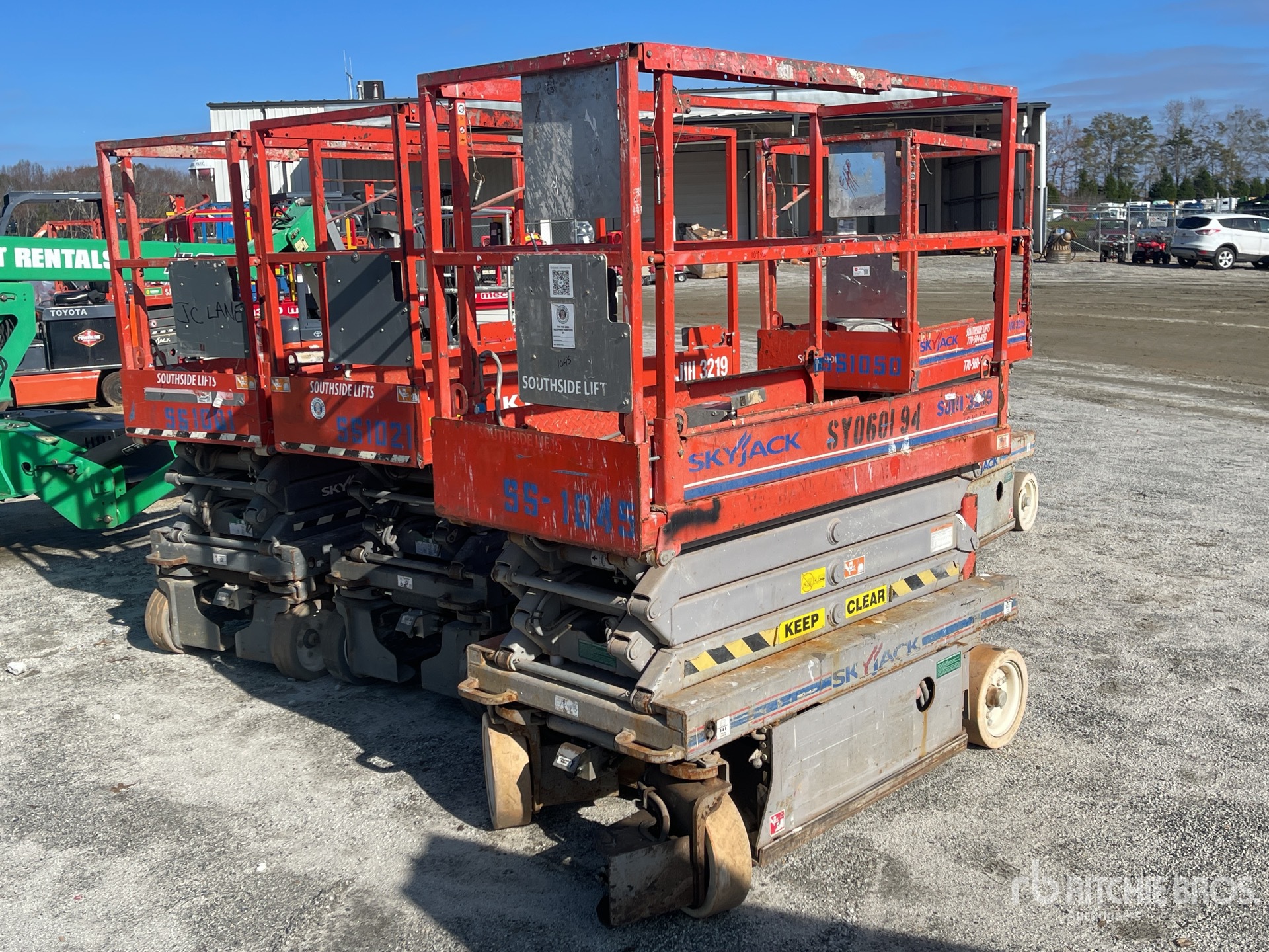 General Appearance with Picture, Left Front Corner