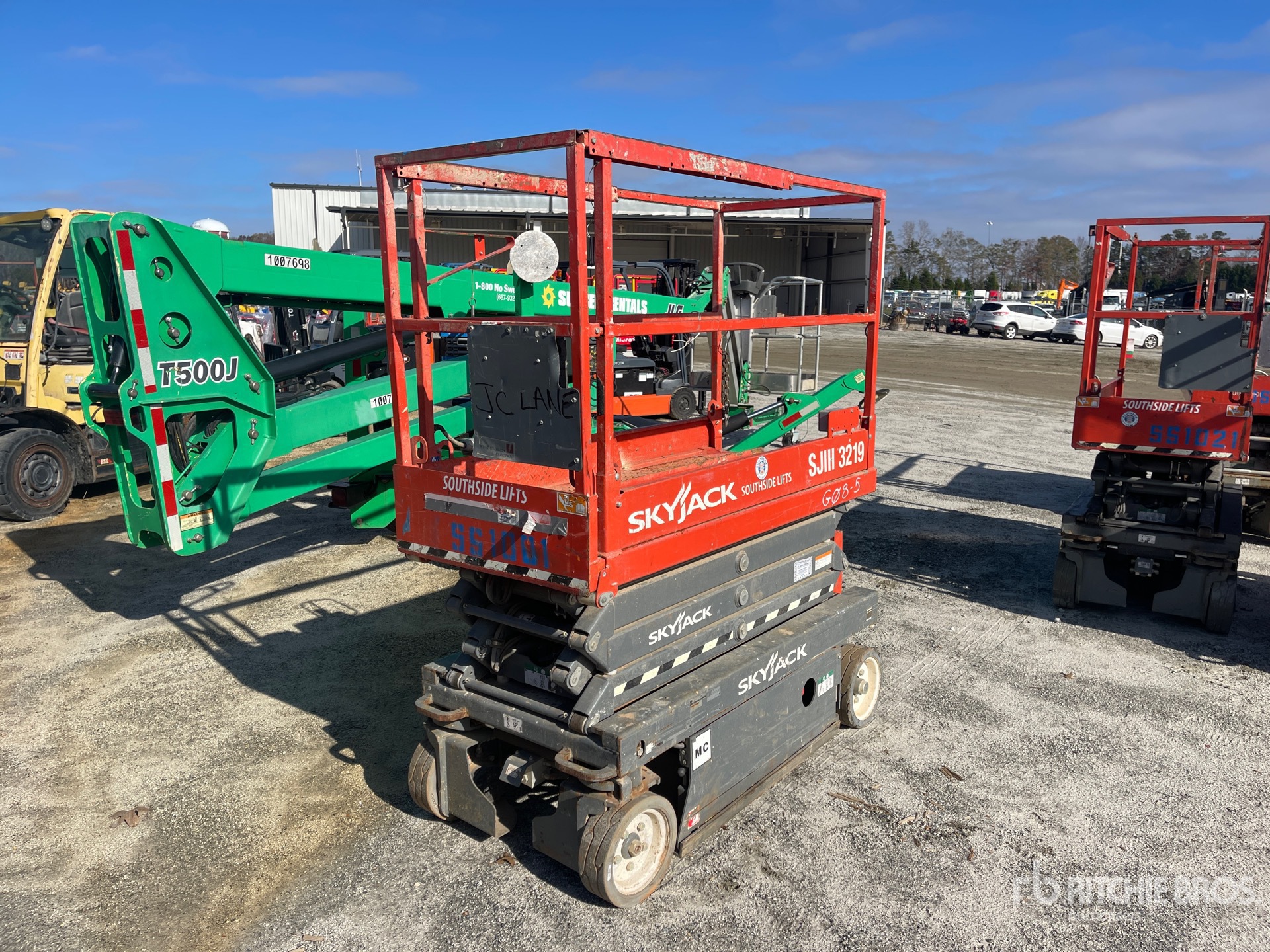 General Appearance with Picture, Left Front Corner