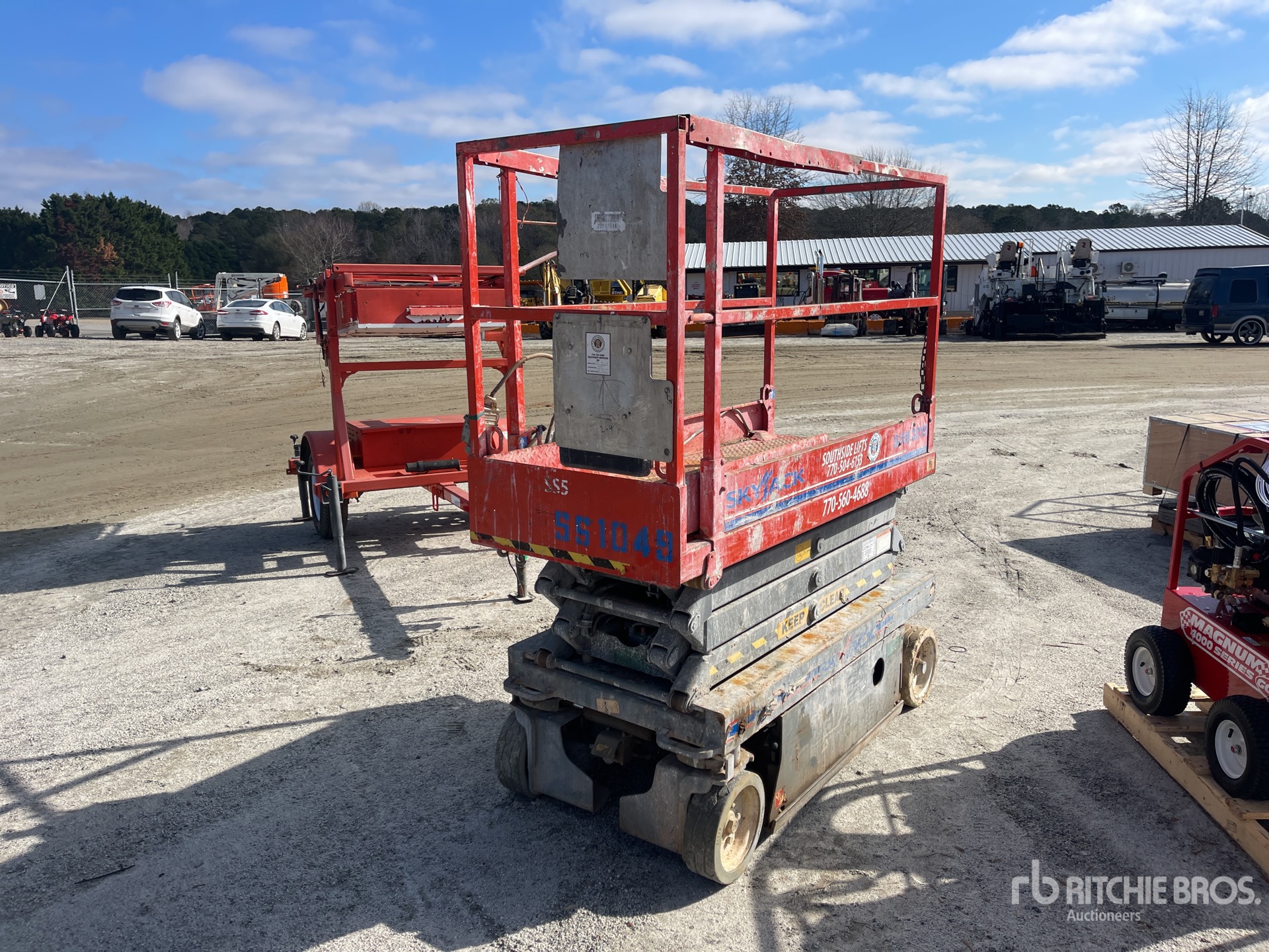 General Appearance with Picture, Left Front Corner