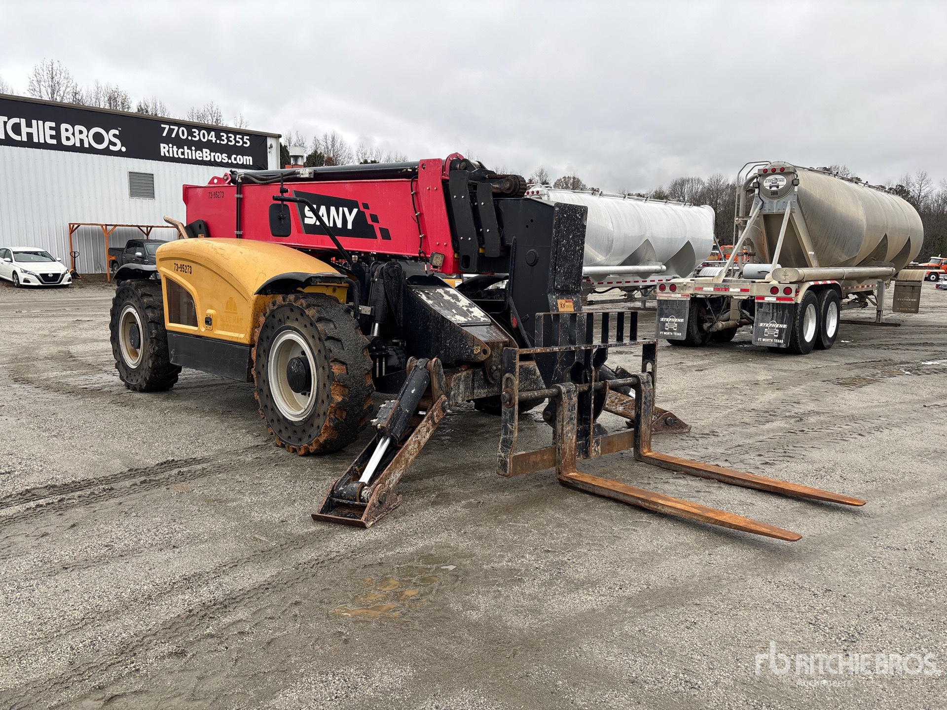 General Appearance with Picture, Right Front Corner