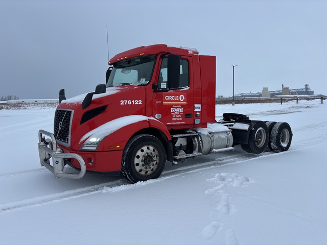 2021 Volvo VNR 6x2 T/A Day Cab Truck Tractor