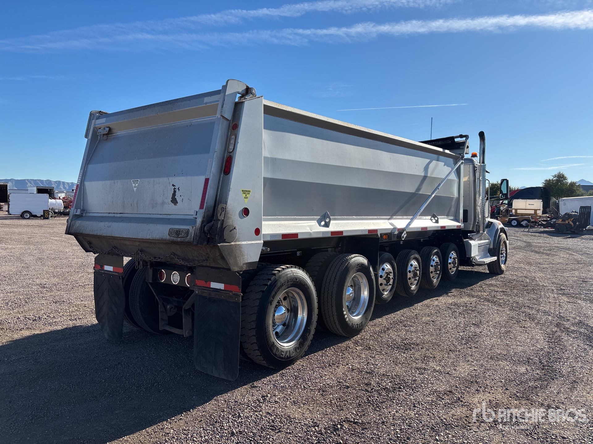 General Appearance with Imagen: esquina trasera derecha