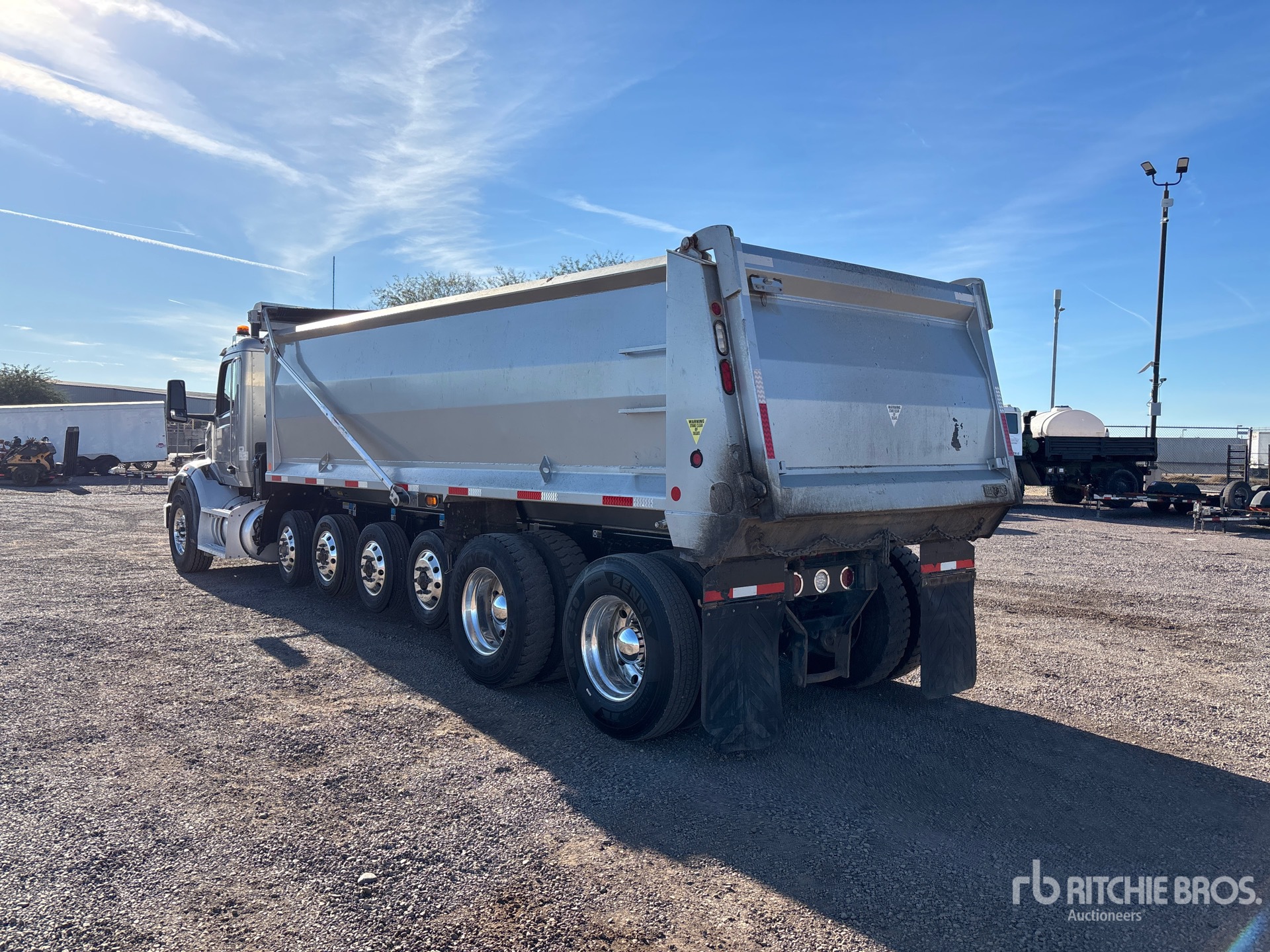 General Appearance with Imagen: esquina trasera izquierda