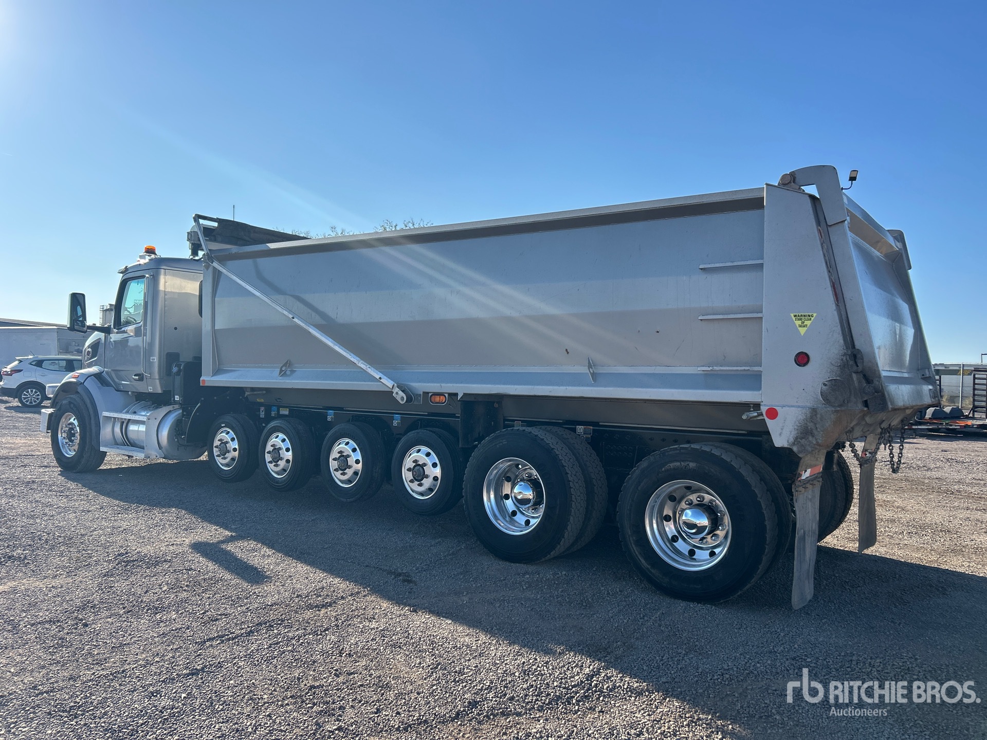 General Appearance with Foto, angolo posteriore sinistro