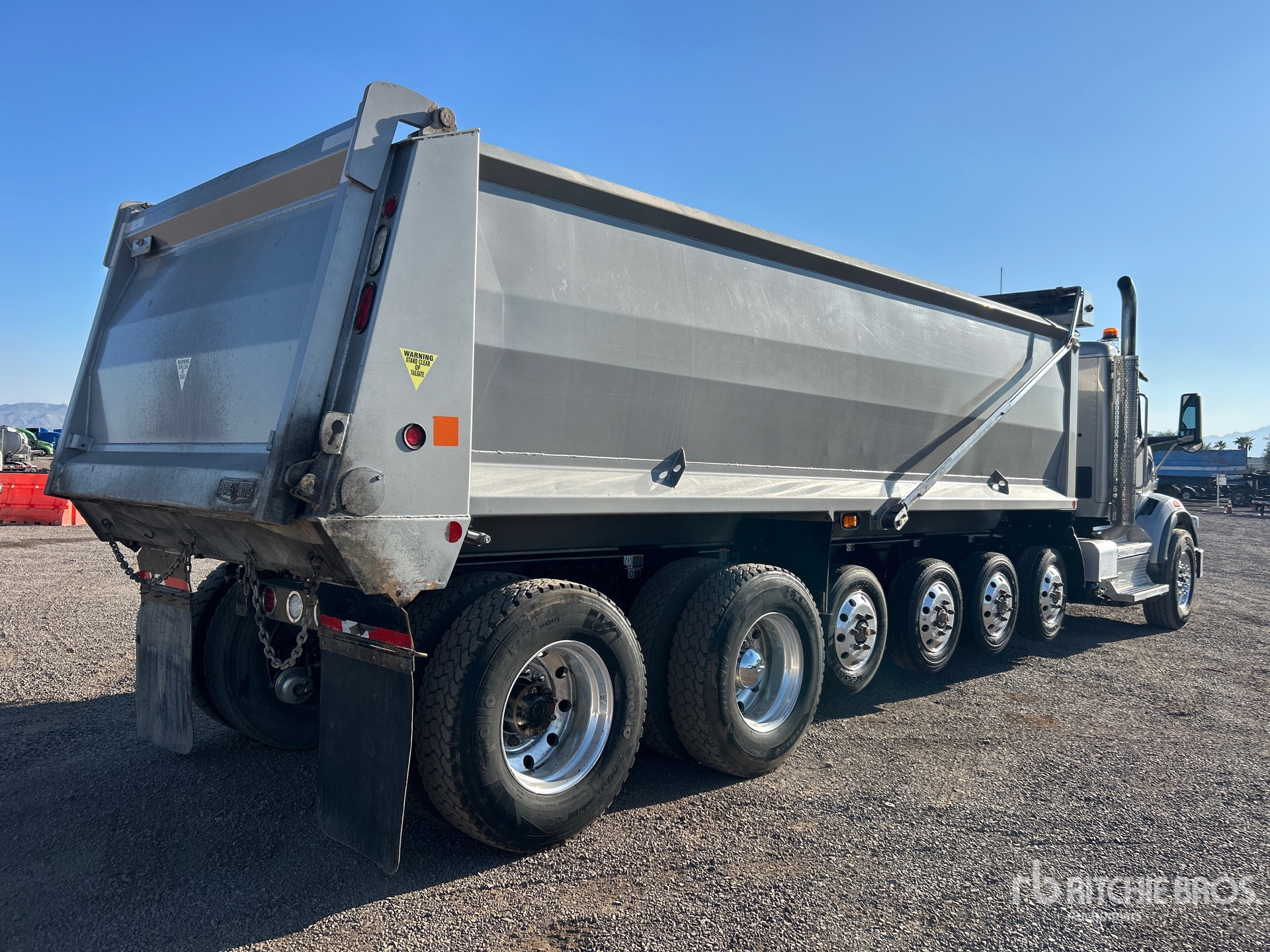 General Appearance with Foto, angolo anteriore sinistro