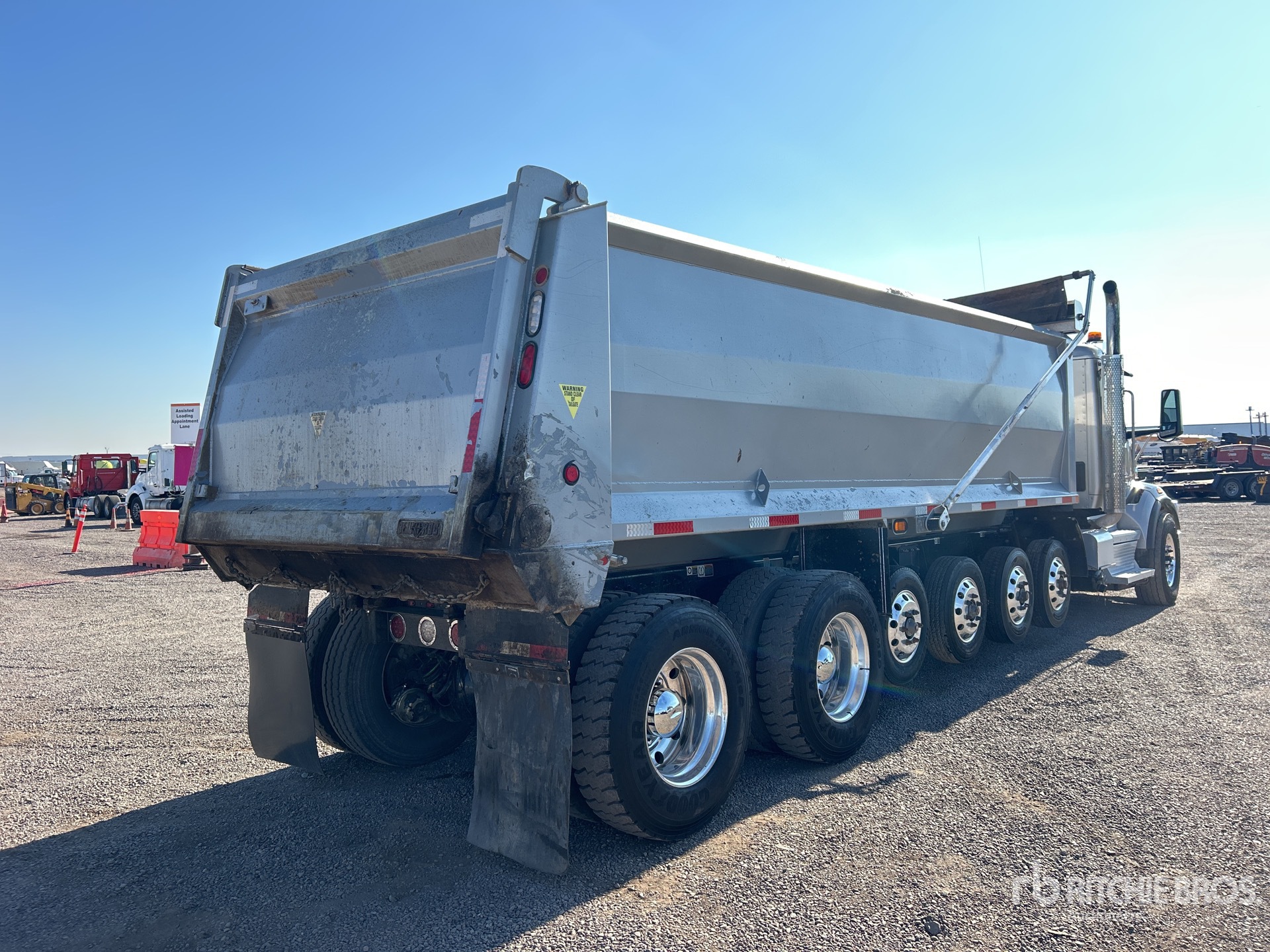 General Appearance with Foto, angolo anteriore sinistro