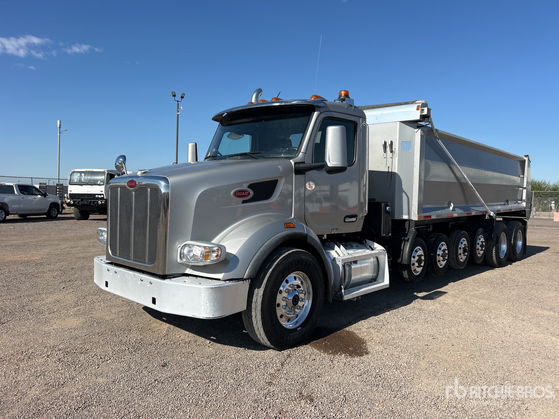 General Appearance with Foto, angolo anteriore sinistro