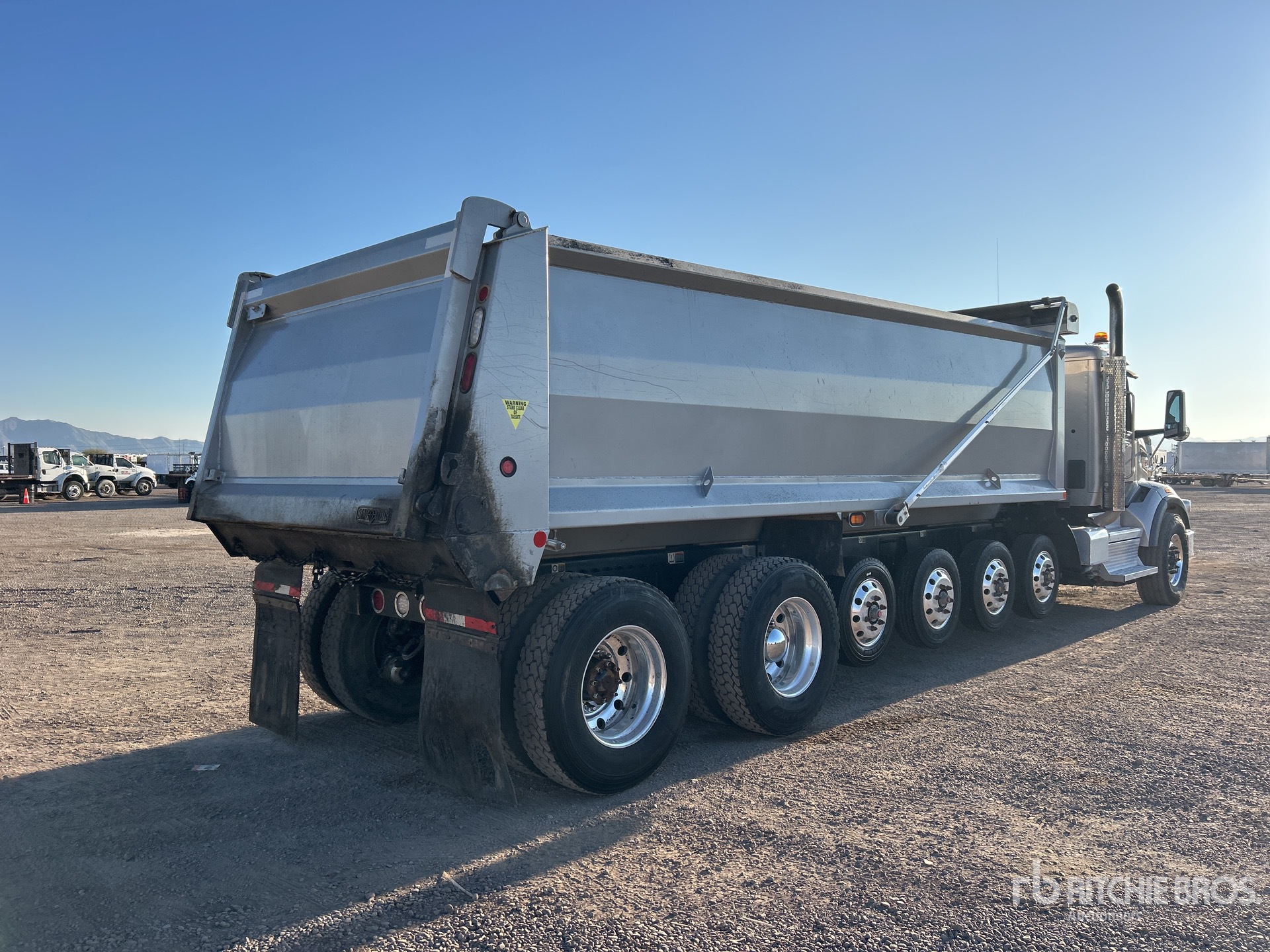 General Appearance with Foto, angolo anteriore sinistro