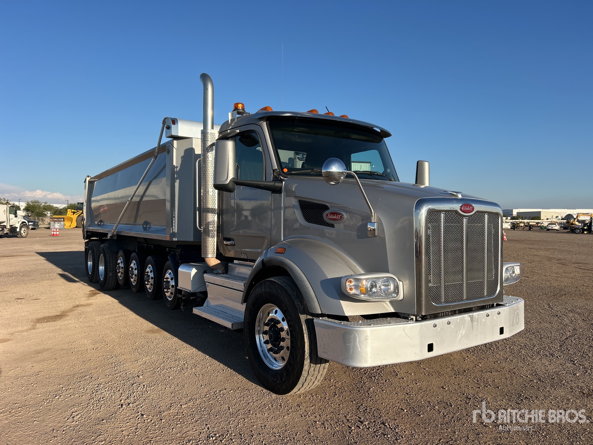 General Appearance with Foto, angolo anteriore destro