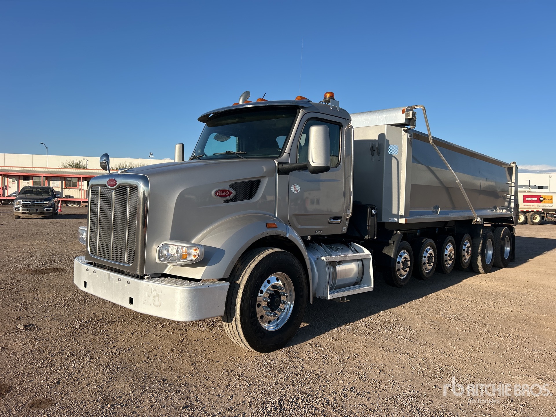 General Appearance with Foto, angolo anteriore sinistro