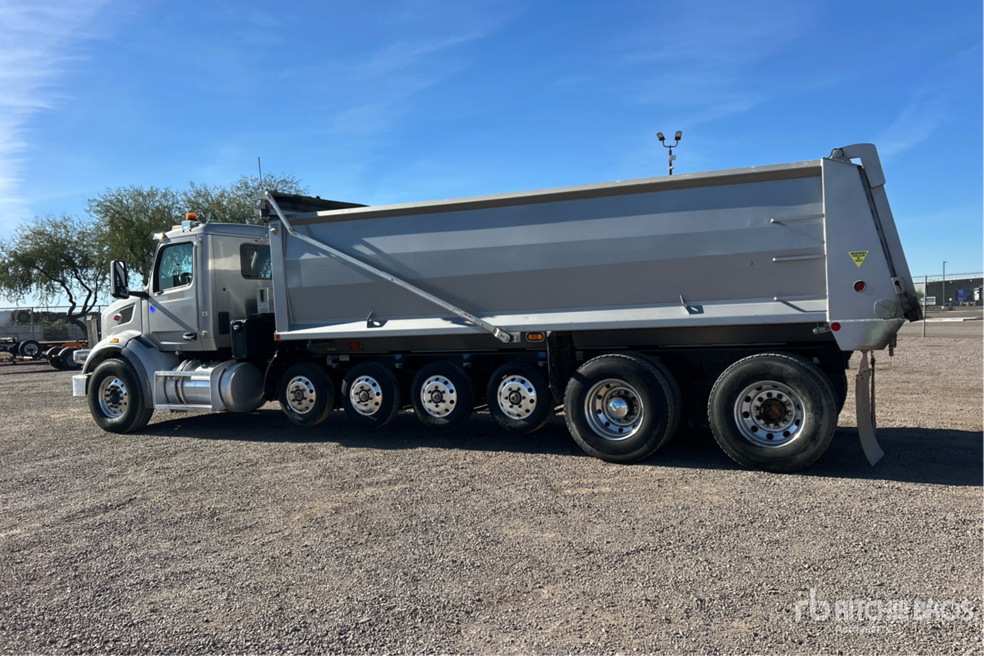 General Appearance with Imagen: esquina trasera izquierda