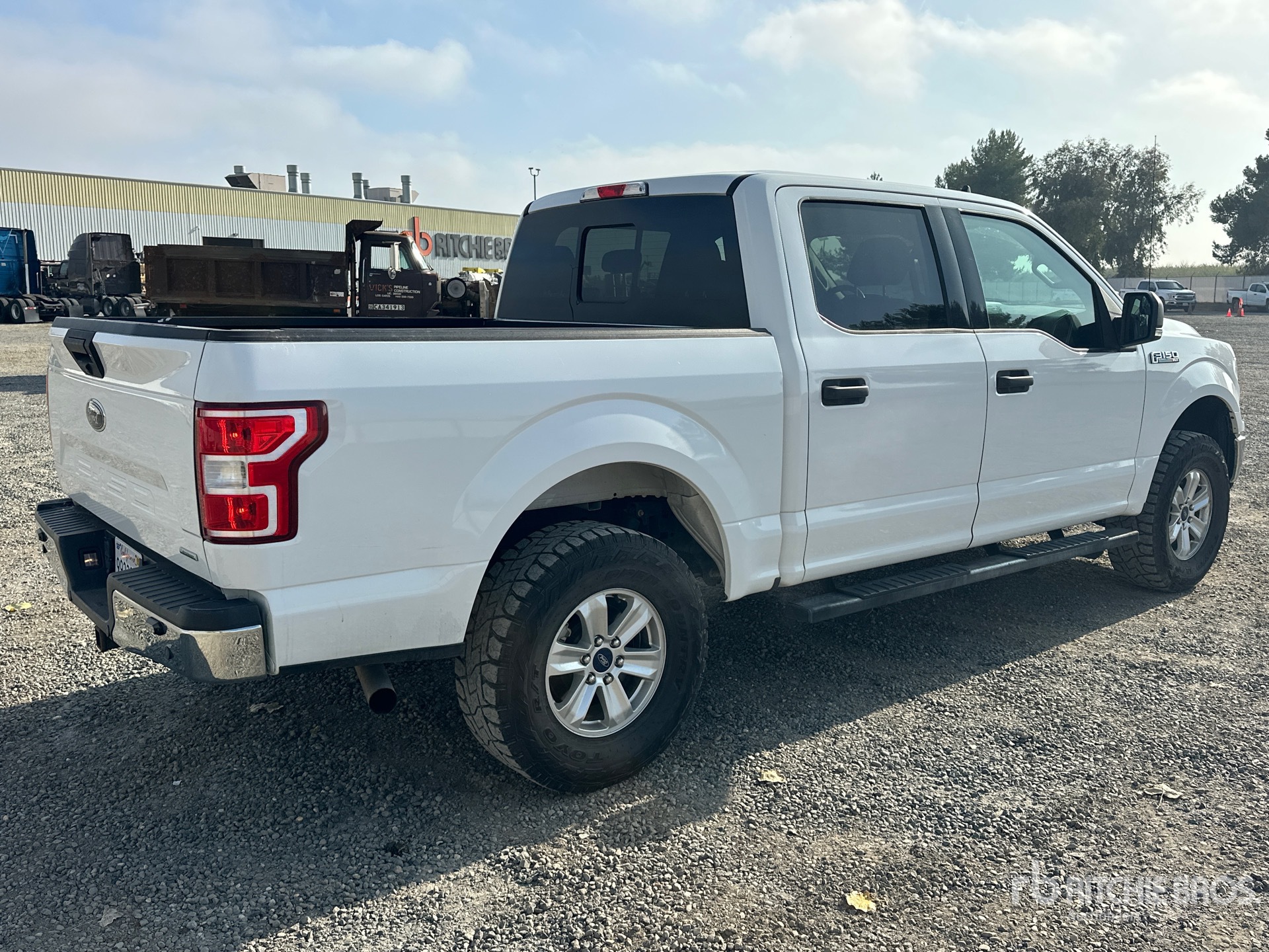 General Appearance with Imagen: esquina trasera derecha