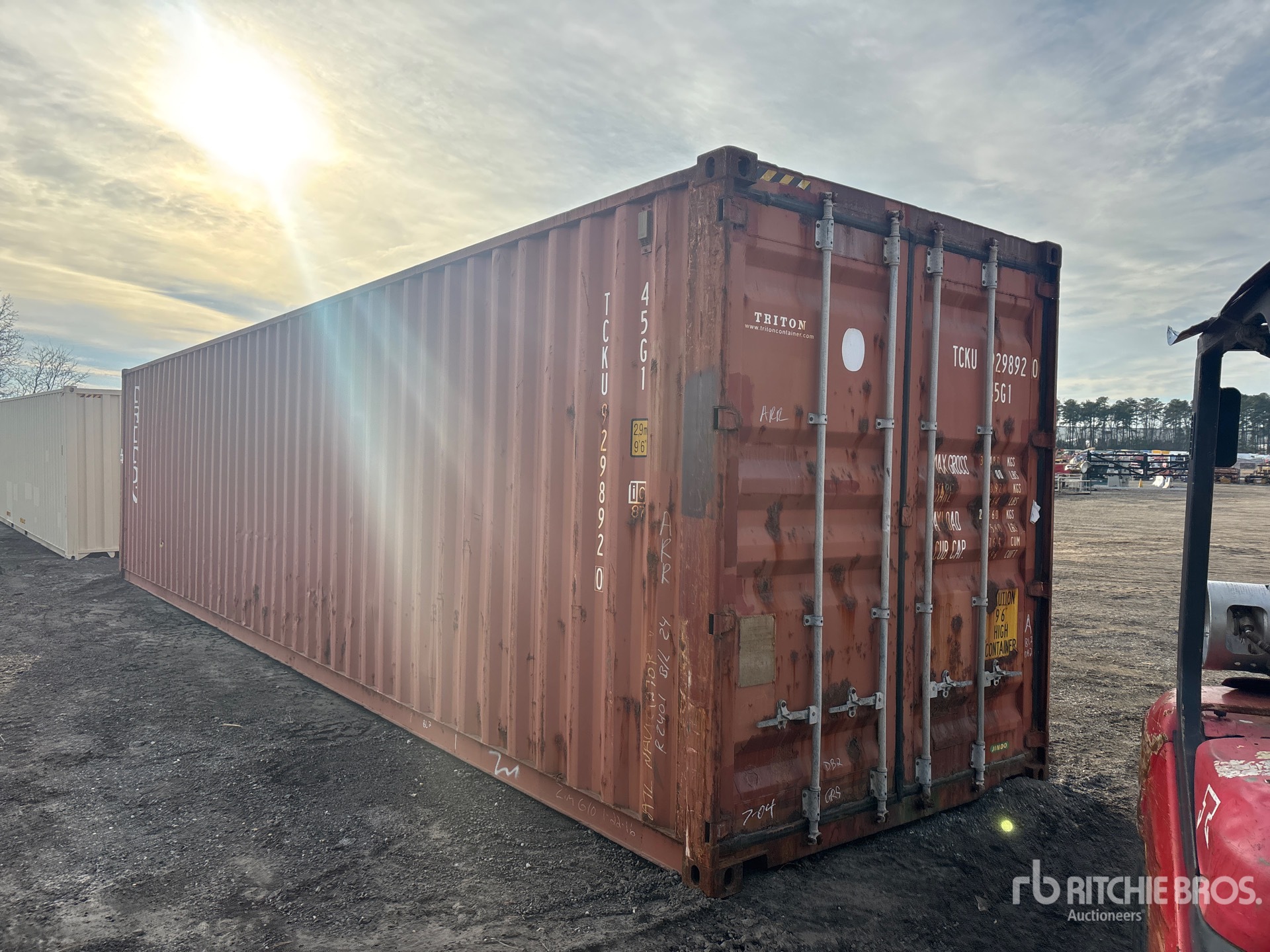 General Appearance with Picture, Right Front Corner