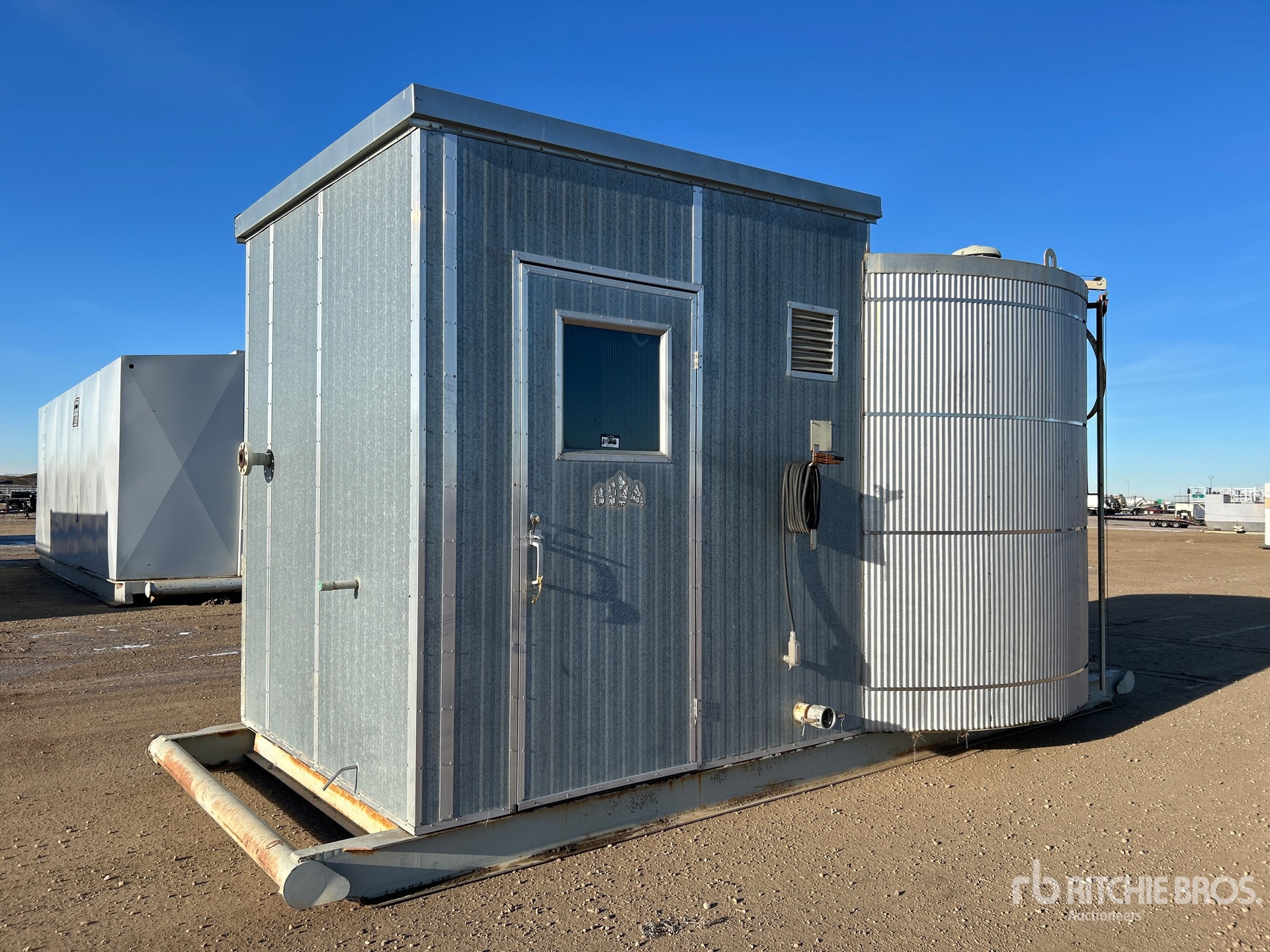 General Appearance with Picture, Left Front Corner