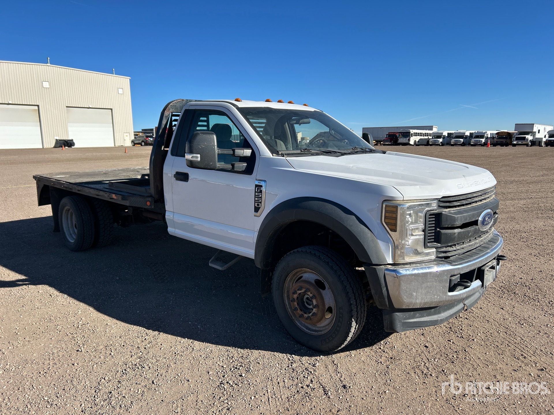 General Appearance with Bild, Ecke vorne rechts