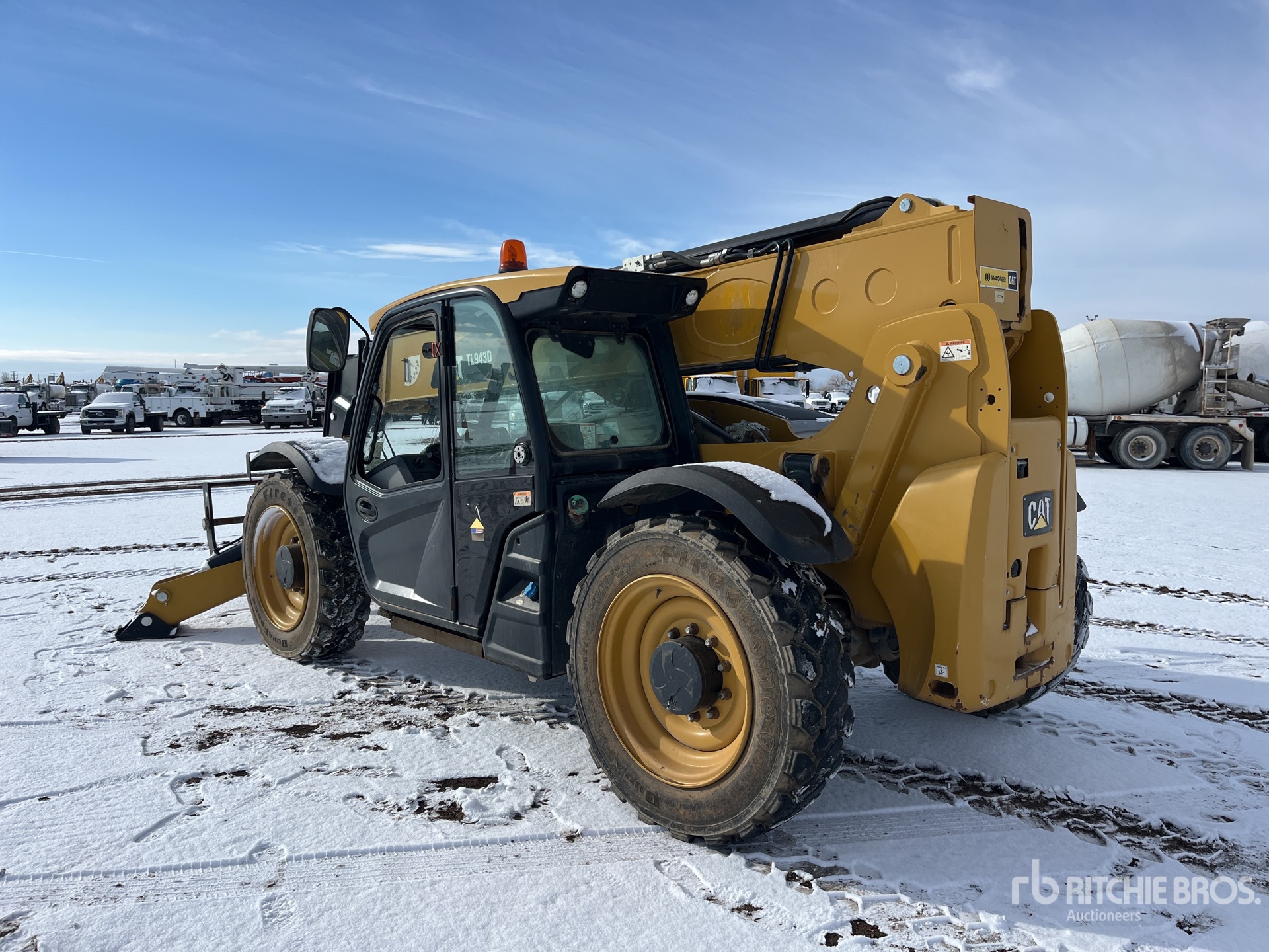 General Appearance with Foto, angolo posteriore sinistro