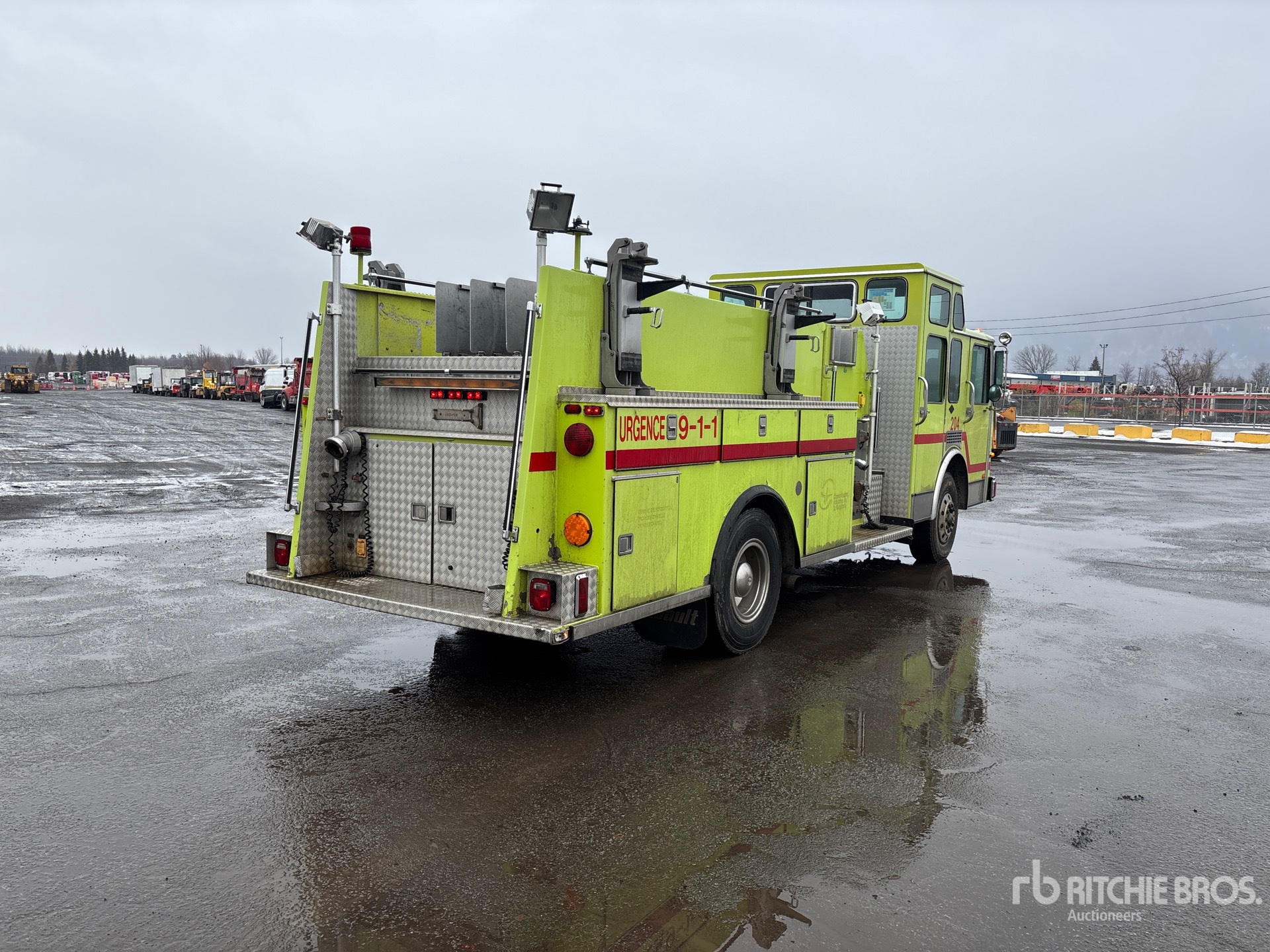 General Appearance with Picture, Right Rear Corner