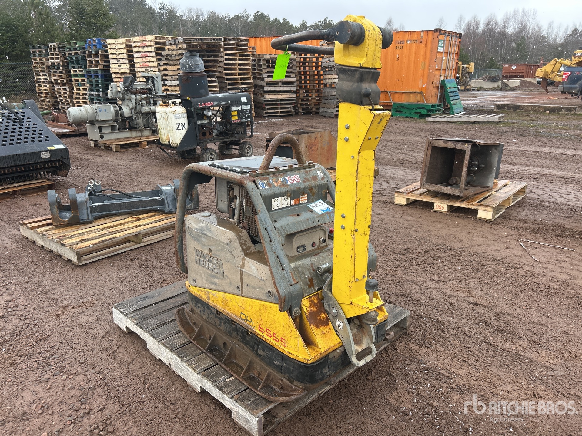 General Appearance with Image, coin avant droit