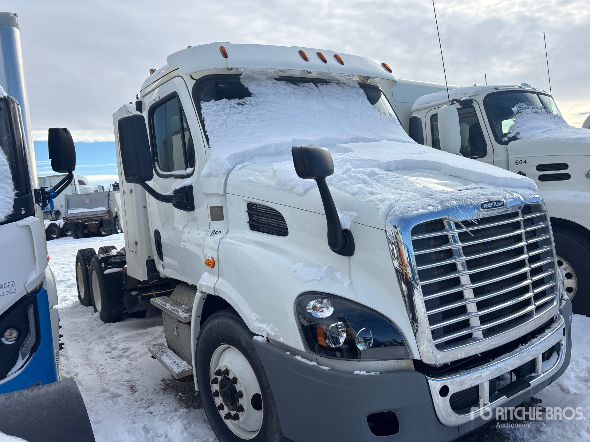 General Appearance with Picture, Right Front Corner