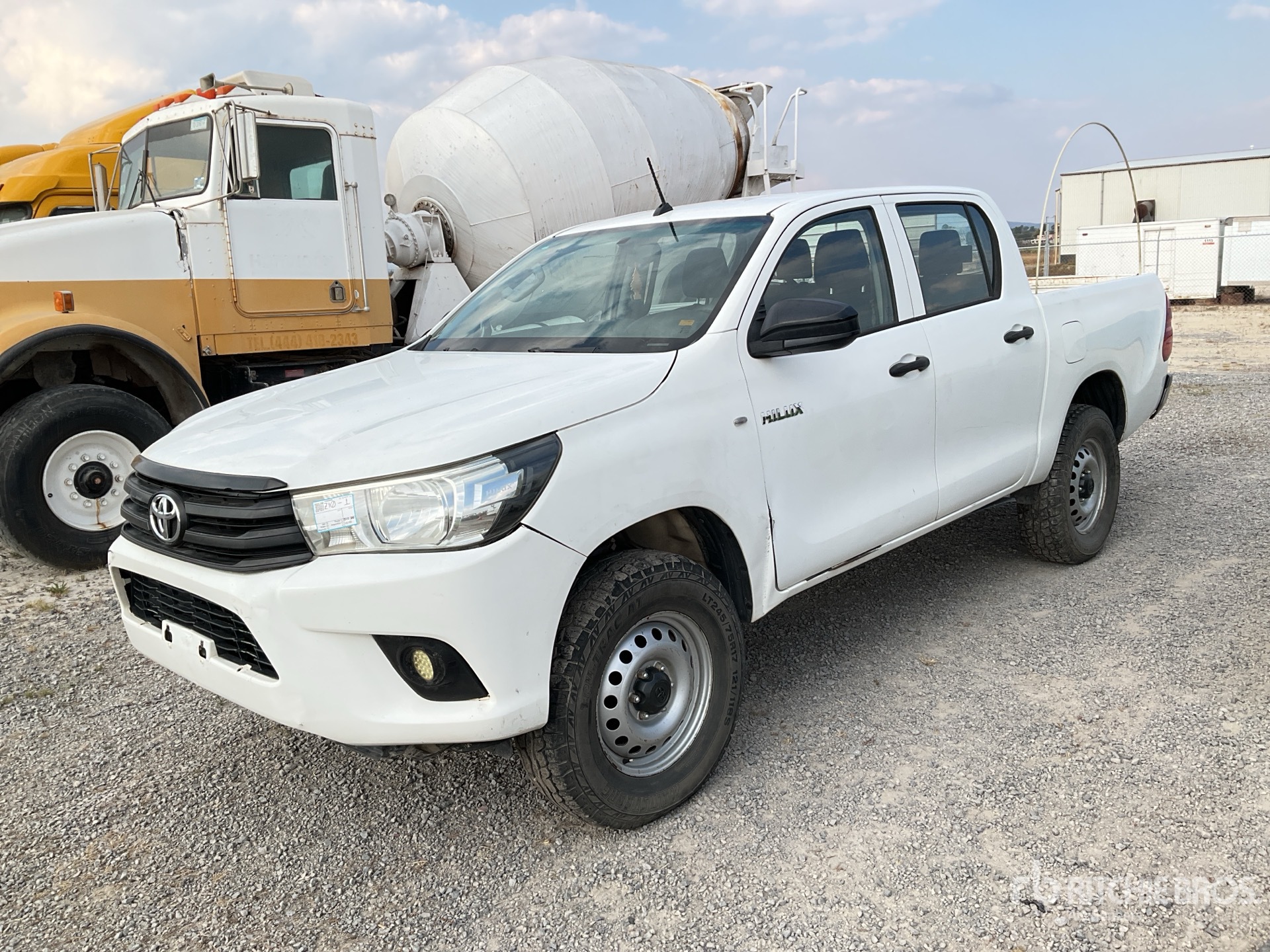 General Appearance with Picture, Left Front Corner