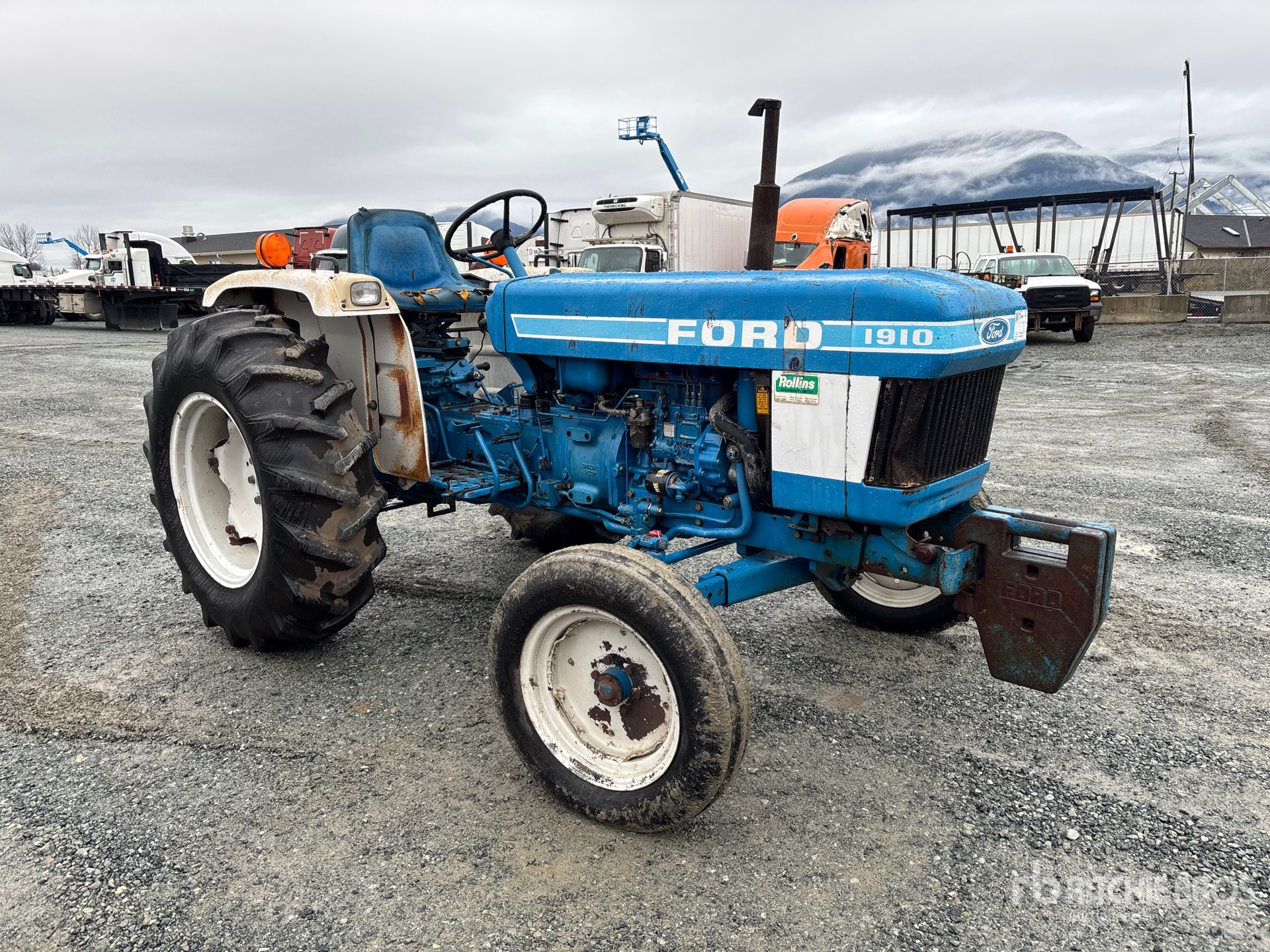 General Appearance with Picture, Right Front Corner