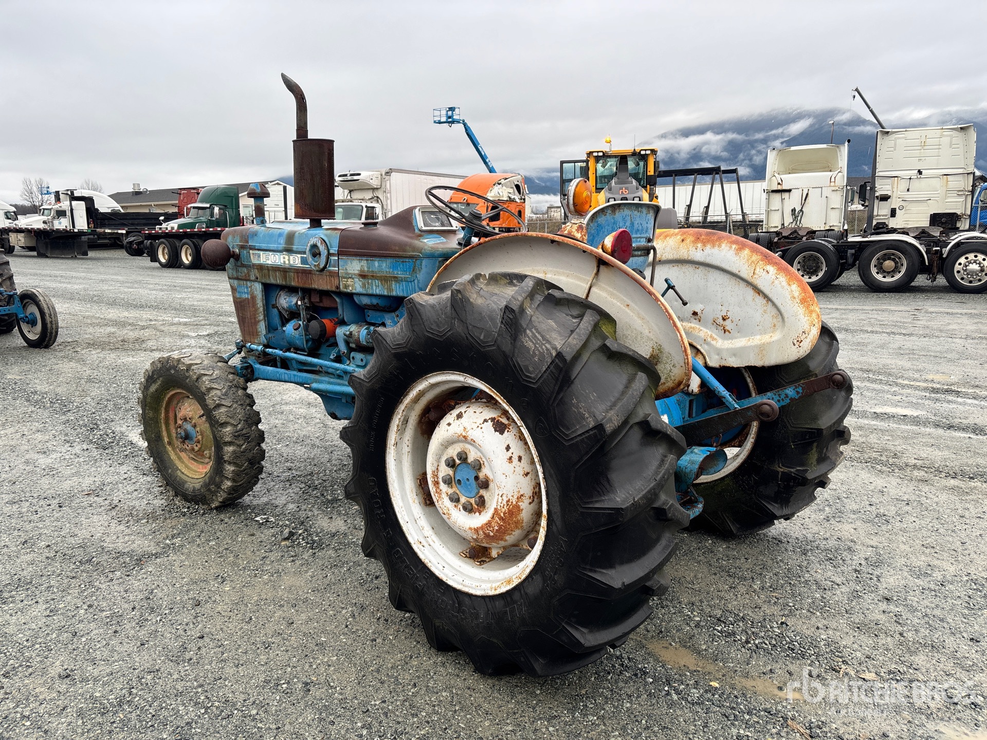 General Appearance with Picture, Left Rear Corner