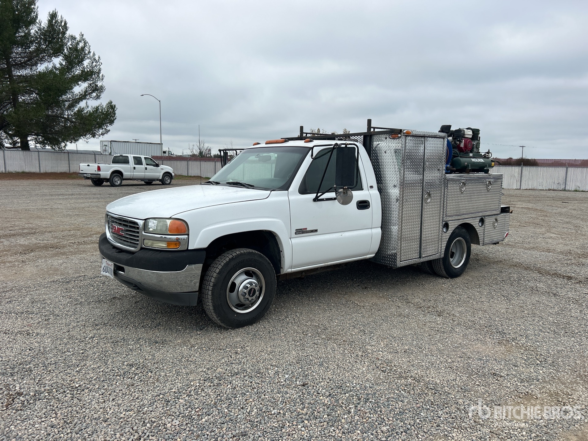 General Appearance with Picture, Left Front Corner