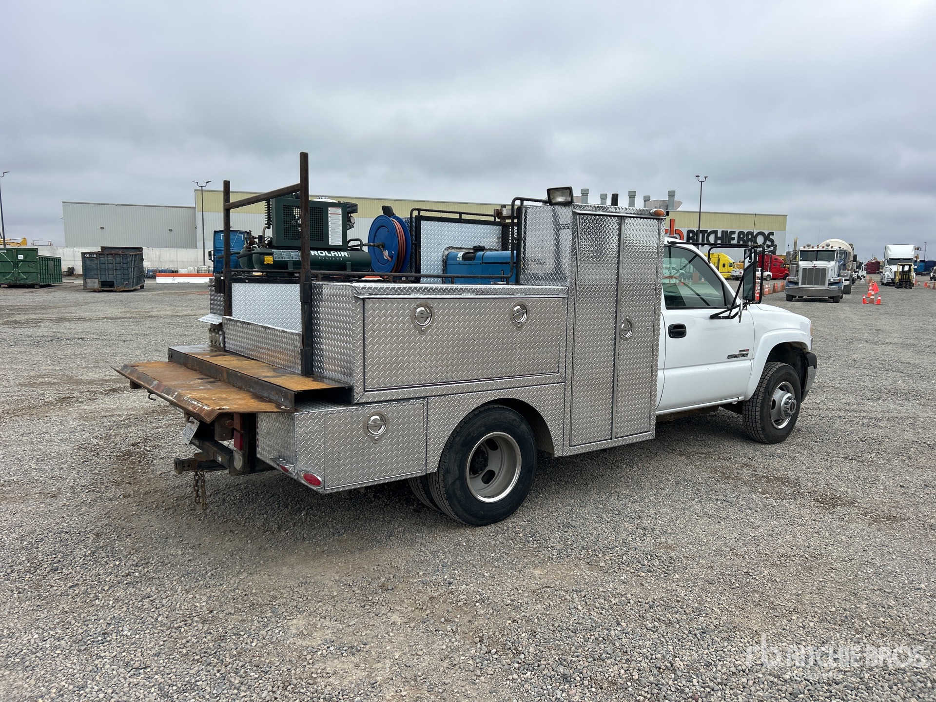 General Appearance with Picture, Right Rear Corner