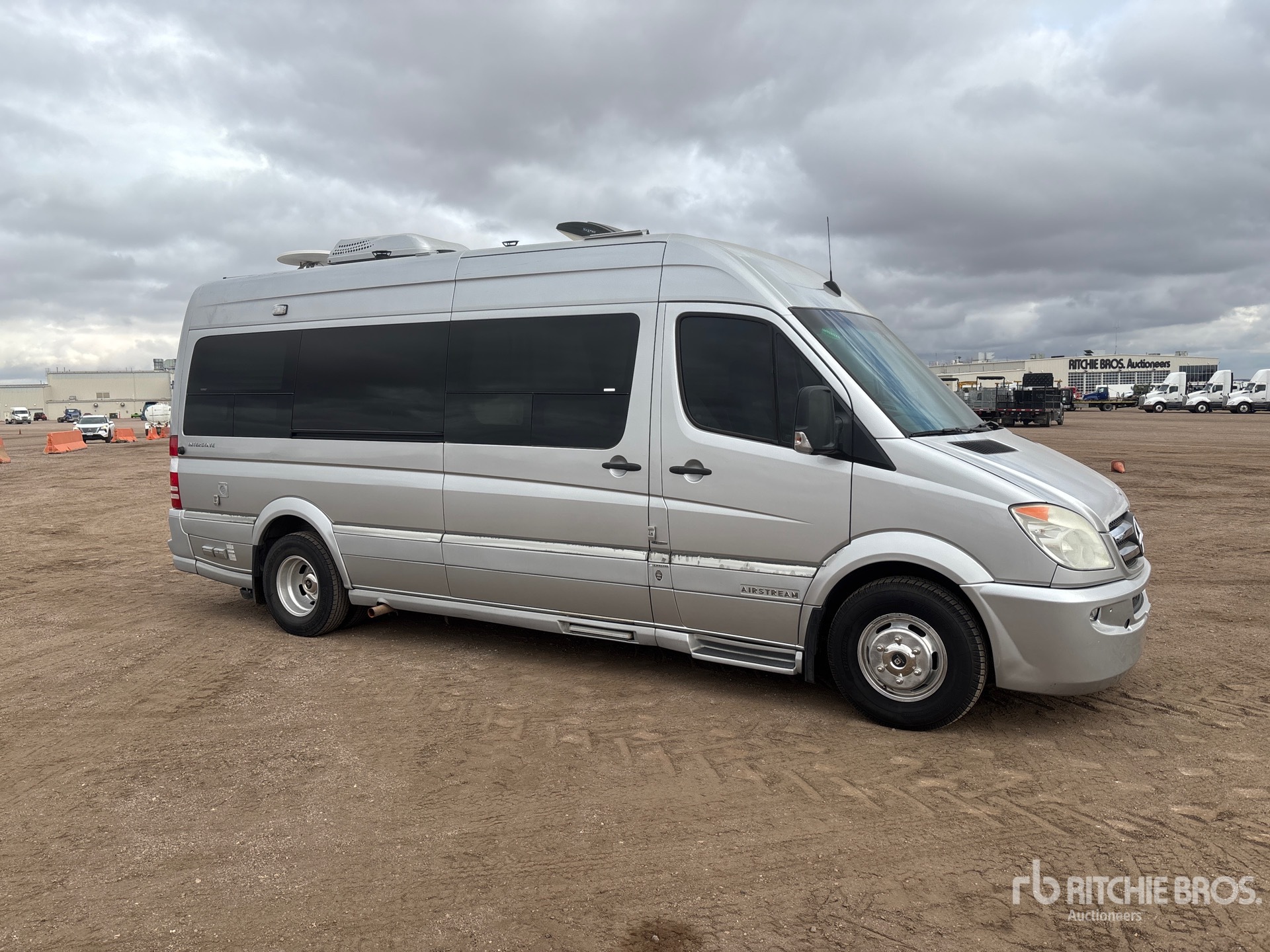 General Appearance with Image, coin avant droit