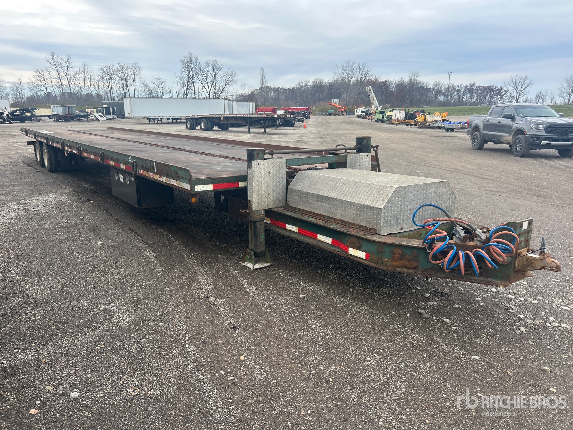 Aspect général with Image, coin avant droit