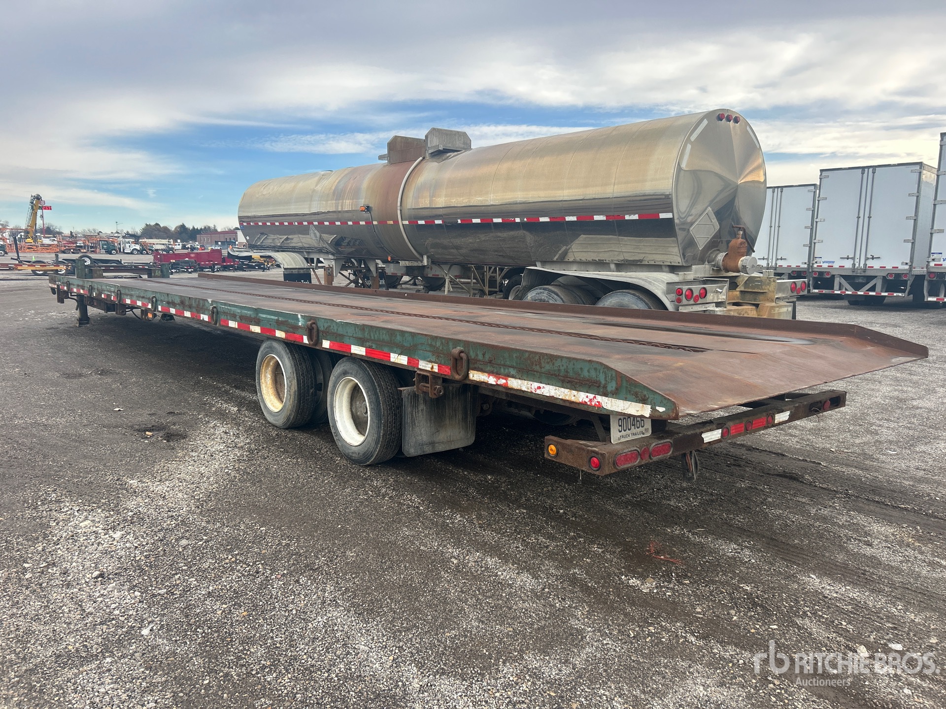 Aspect général with Image, coin arrière gauche