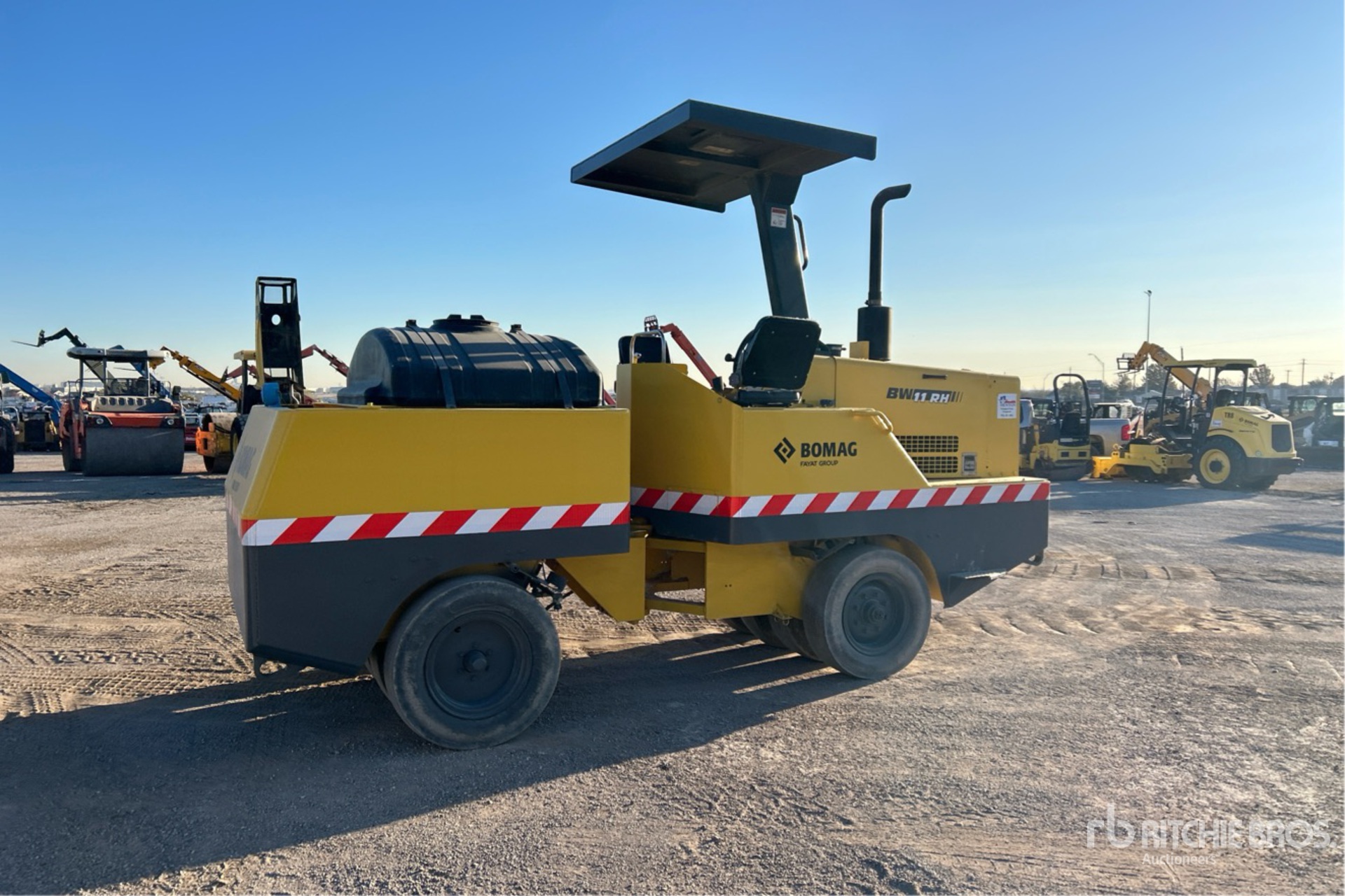 General Appearance with Bild, Ecke hinten rechts