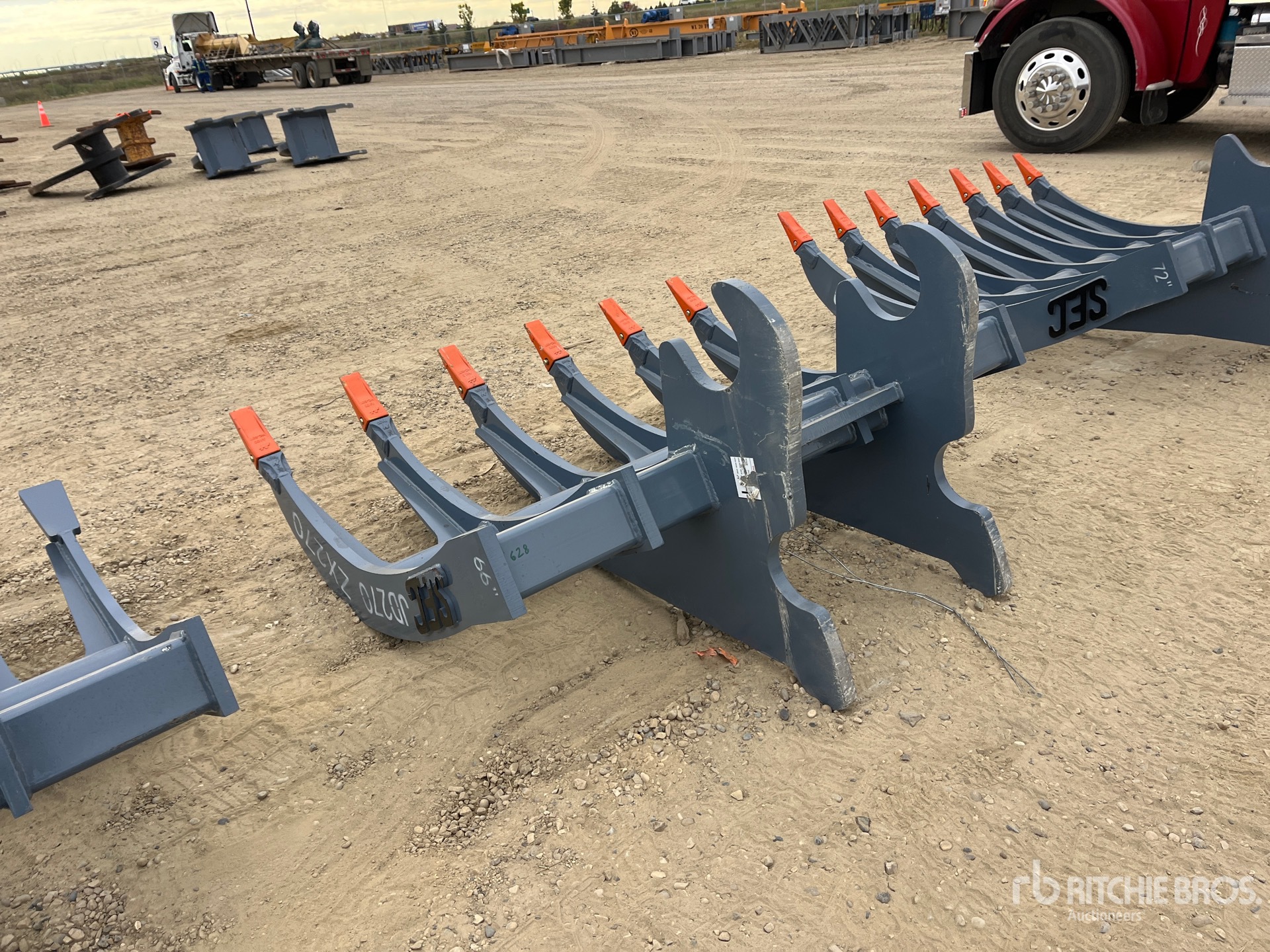 General Appearance with Bild, Ecke hinten links