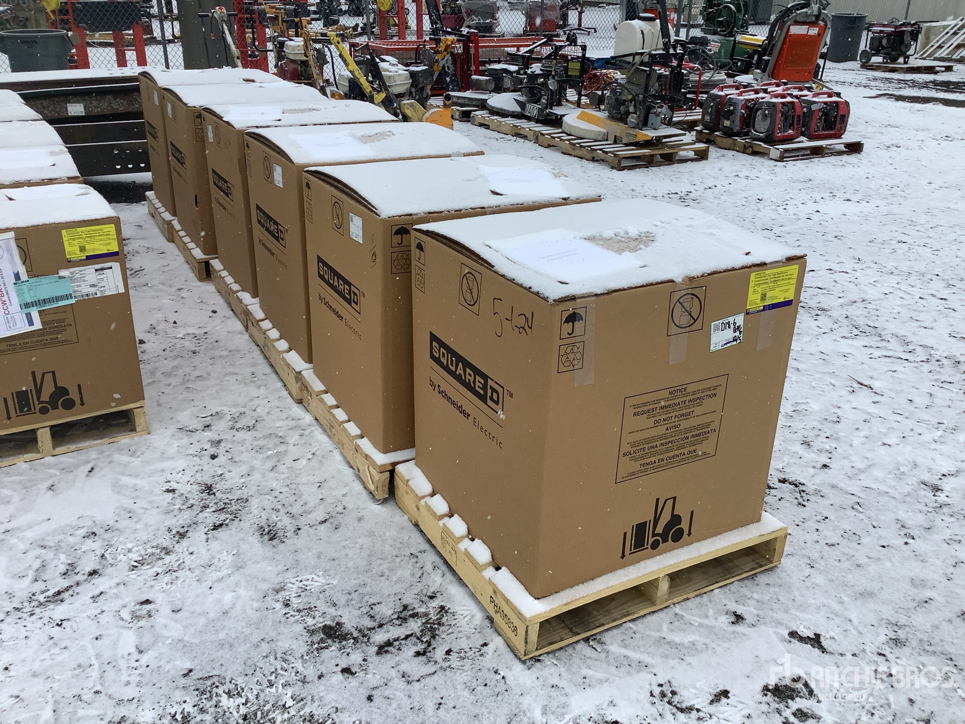 General Appearance with Bild, Ecke vorne rechts