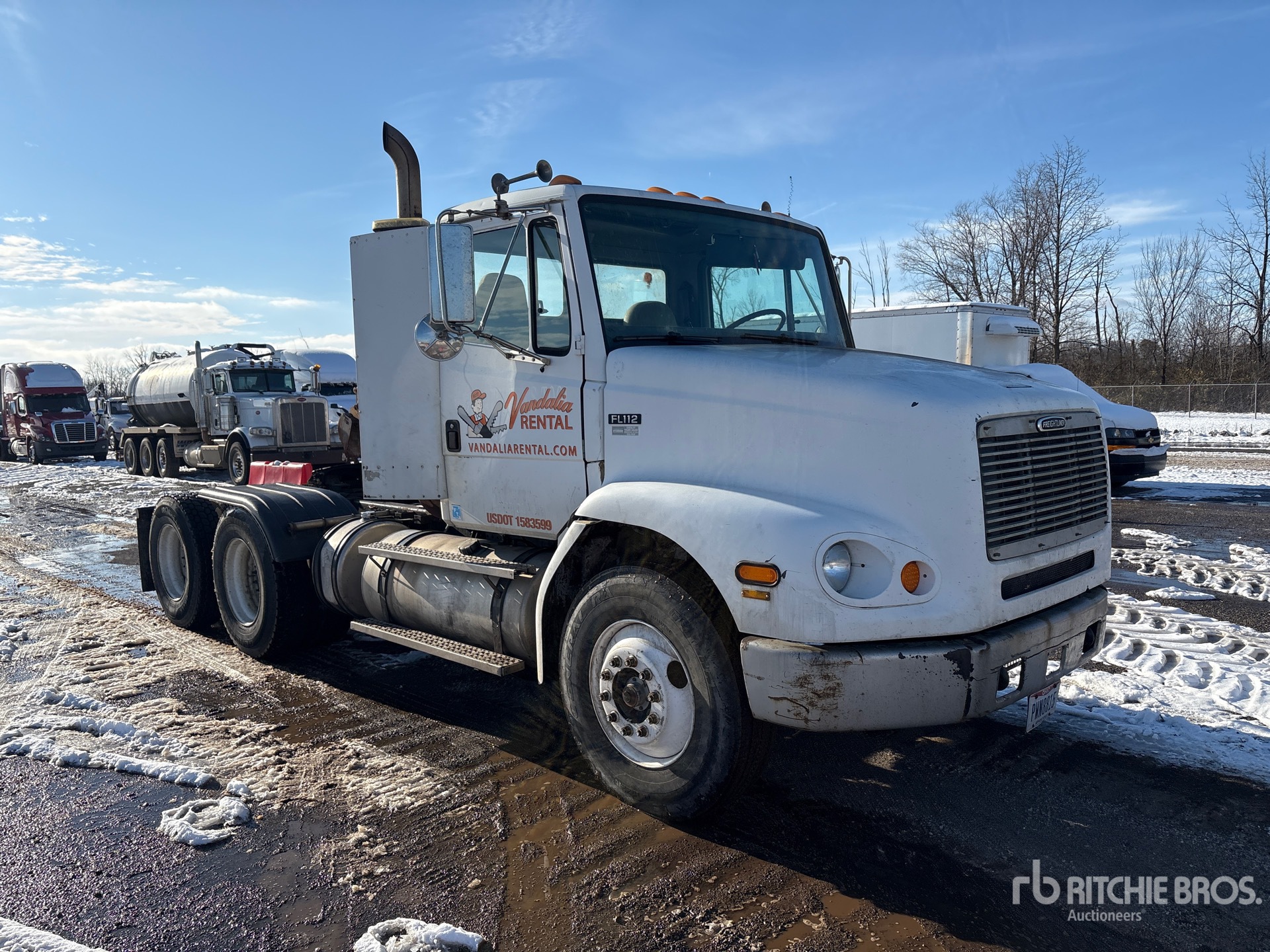 Aspect général with Image, coin avant droit