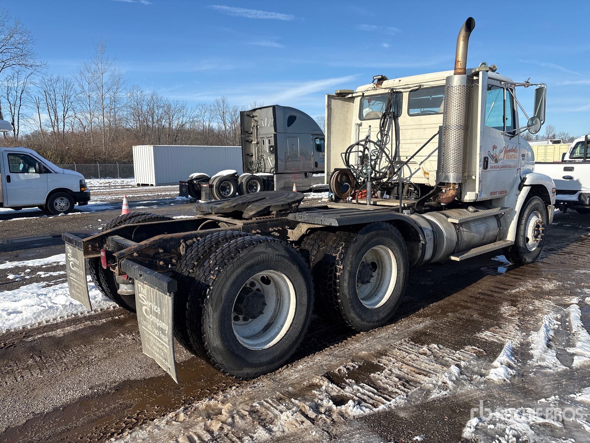 Aspect général with Image, coin arrière droit